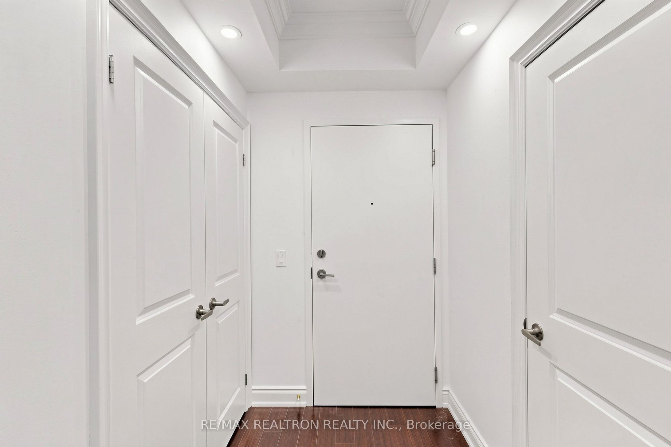 205 Lakeshore Road W 201 Property Photo 33