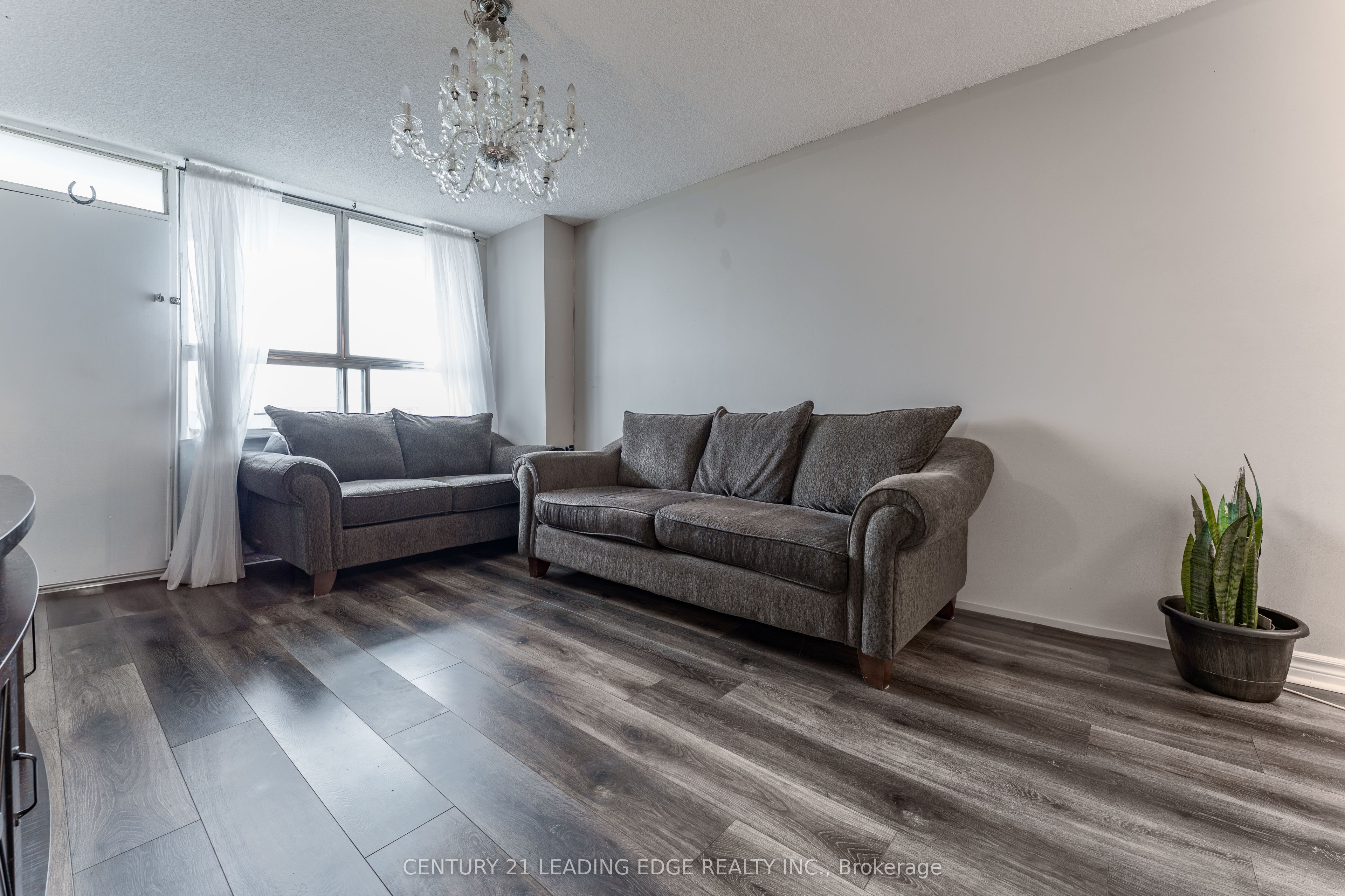 940 Caledonia Road 611 Property Photo 6