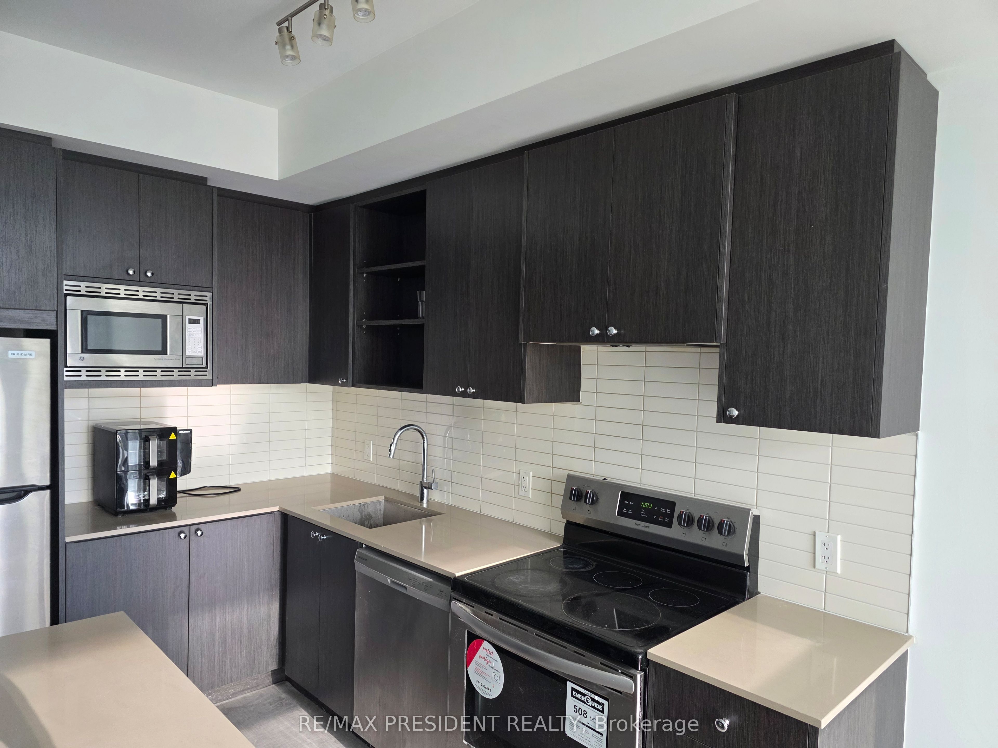 60 George Butchart Drive 112 Property Photo 8