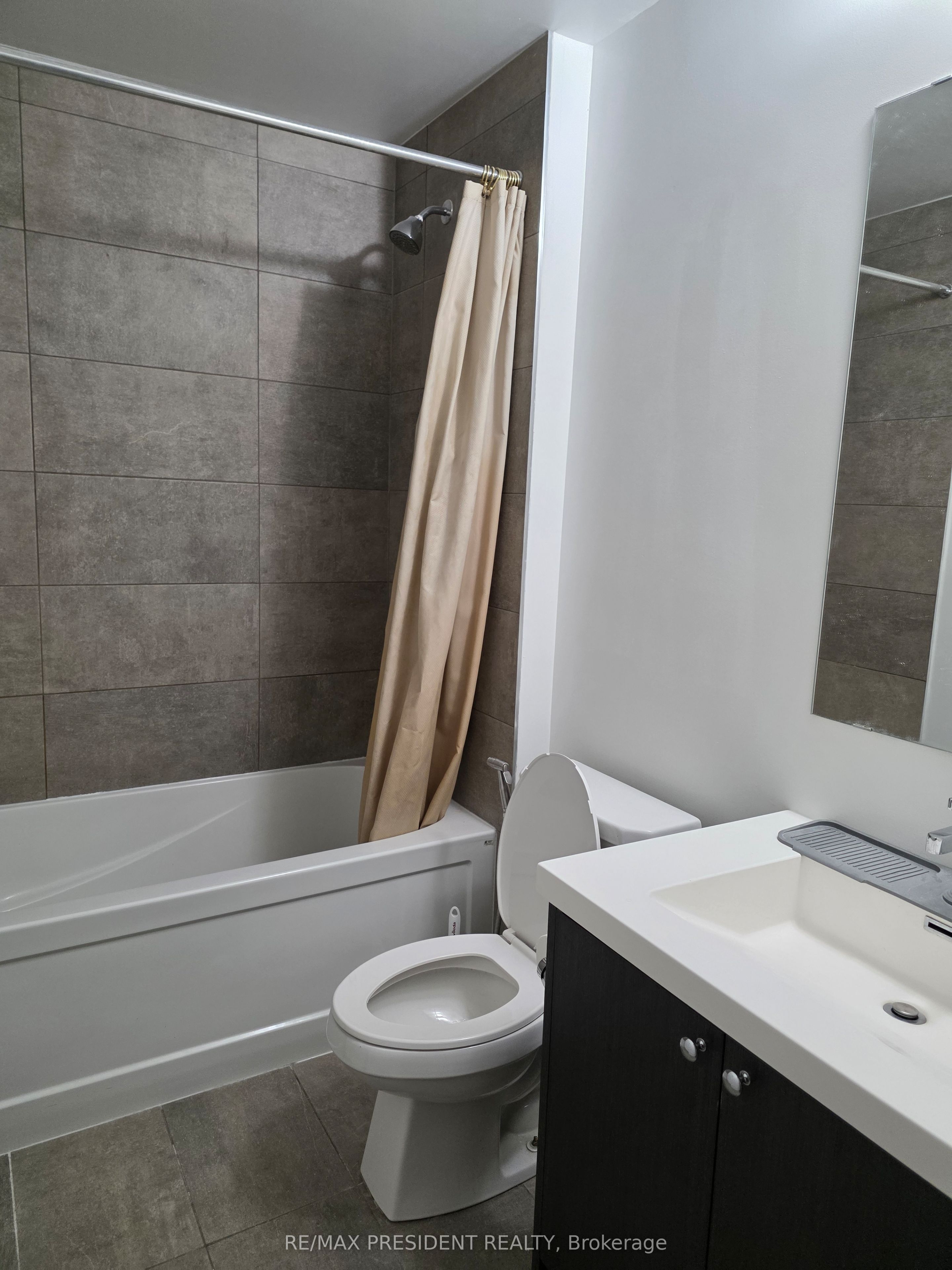 60 George Butchart Drive 112 Property Photo 14