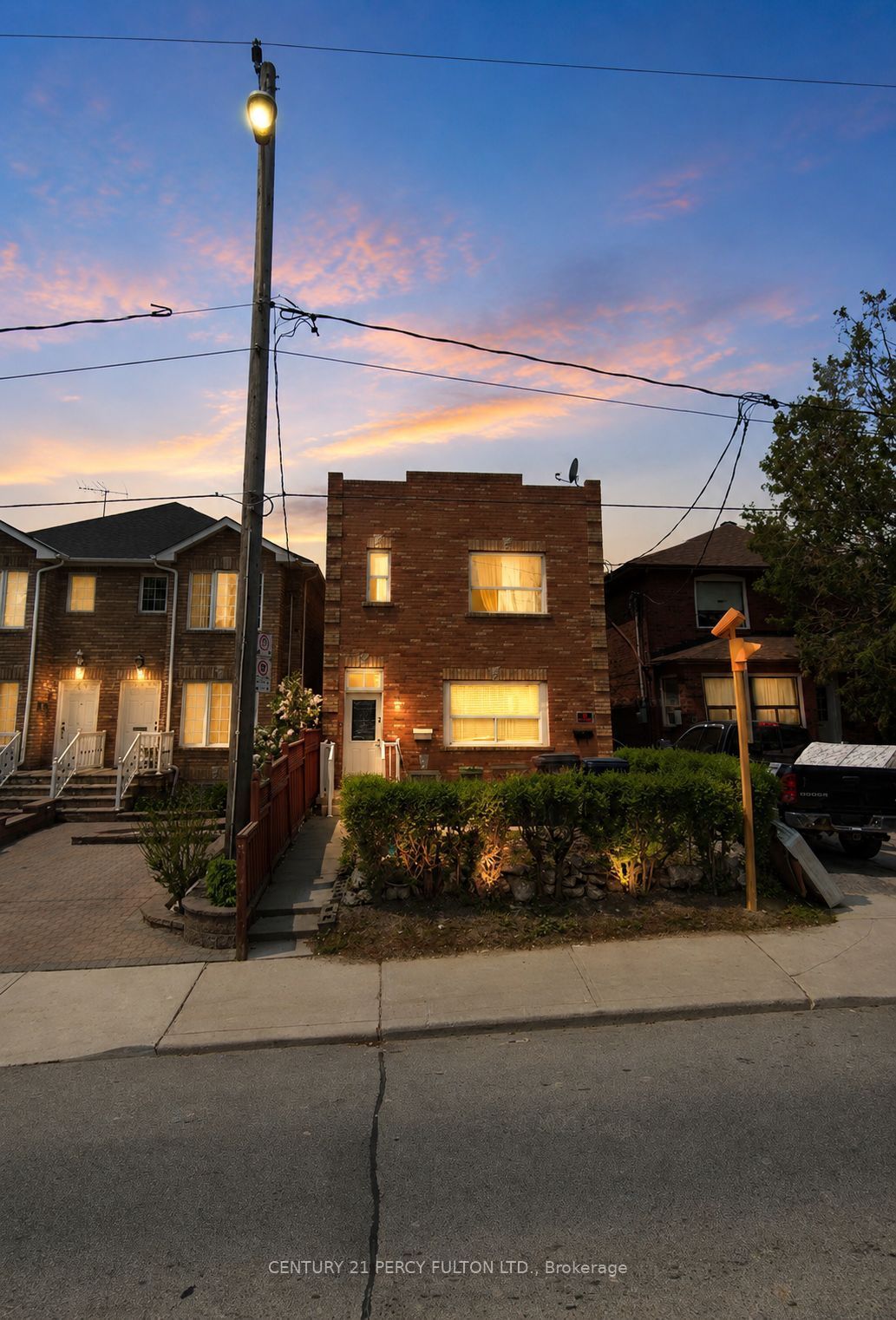 352 Caledonia Road Property Photo 2