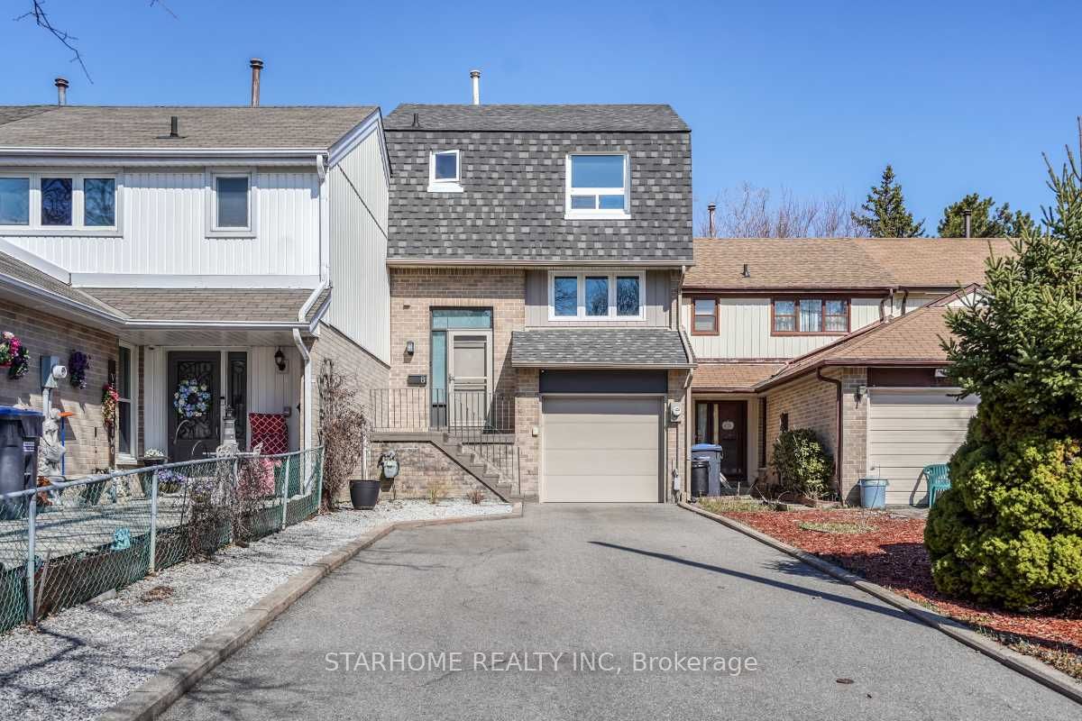 8 Amberwood Square Property Photo 1