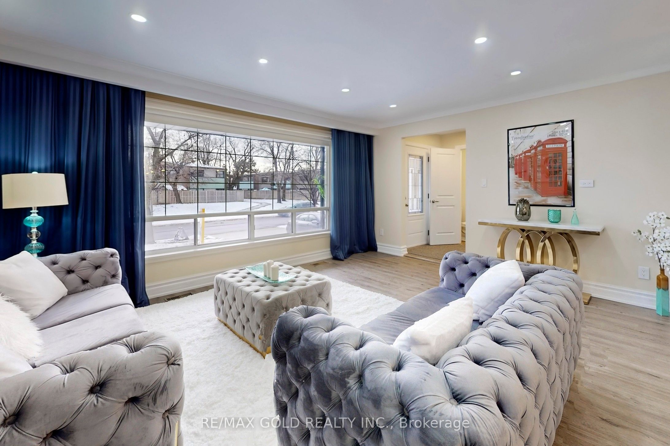 189 Kingsview Boulevard Property Photo 7