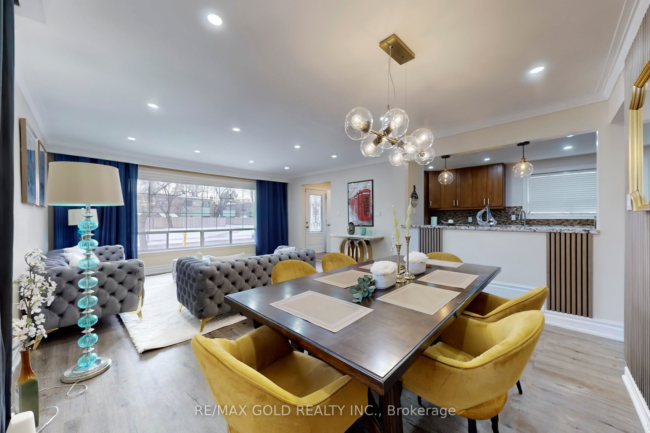189 Kingsview Boulevard Property Photo 12