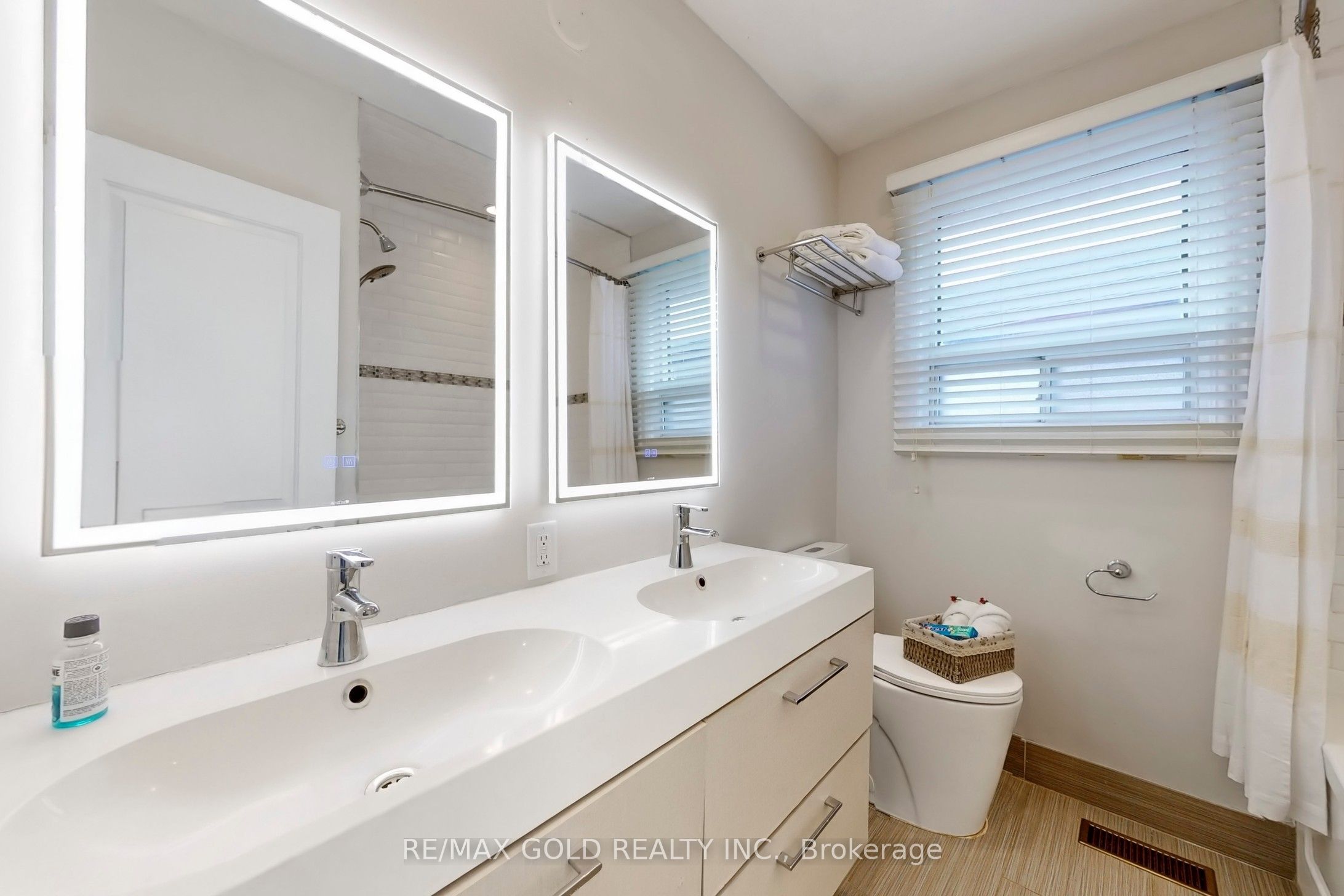 189 Kingsview Boulevard Property Photo 31