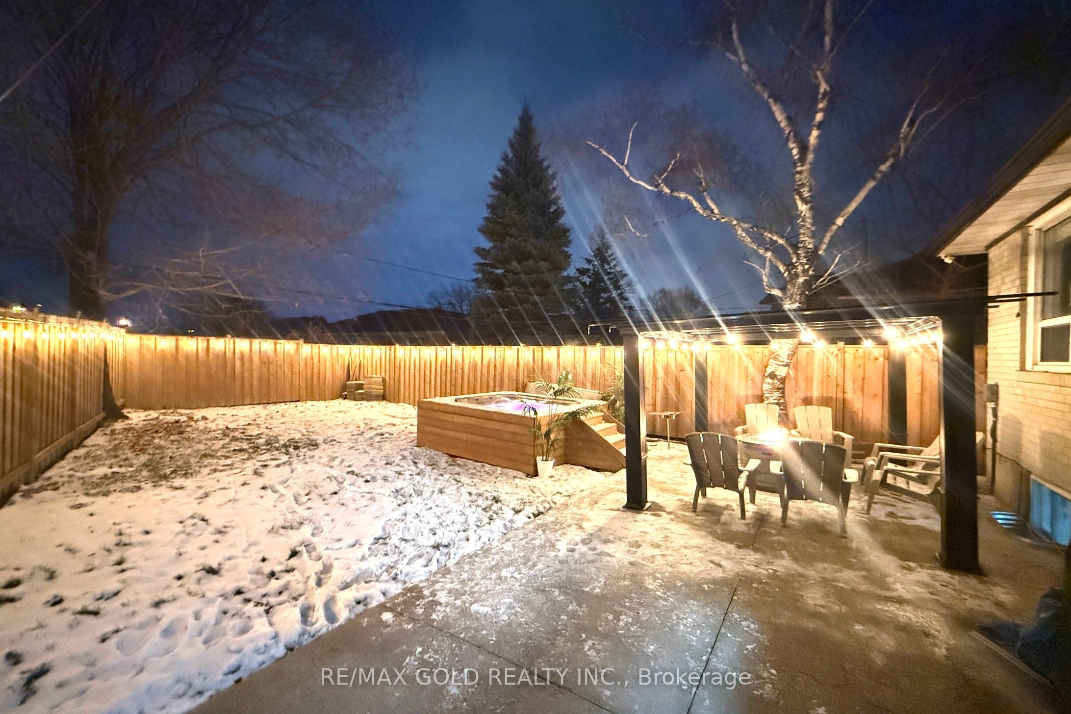 189 Kingsview Boulevard Property Photo 37
