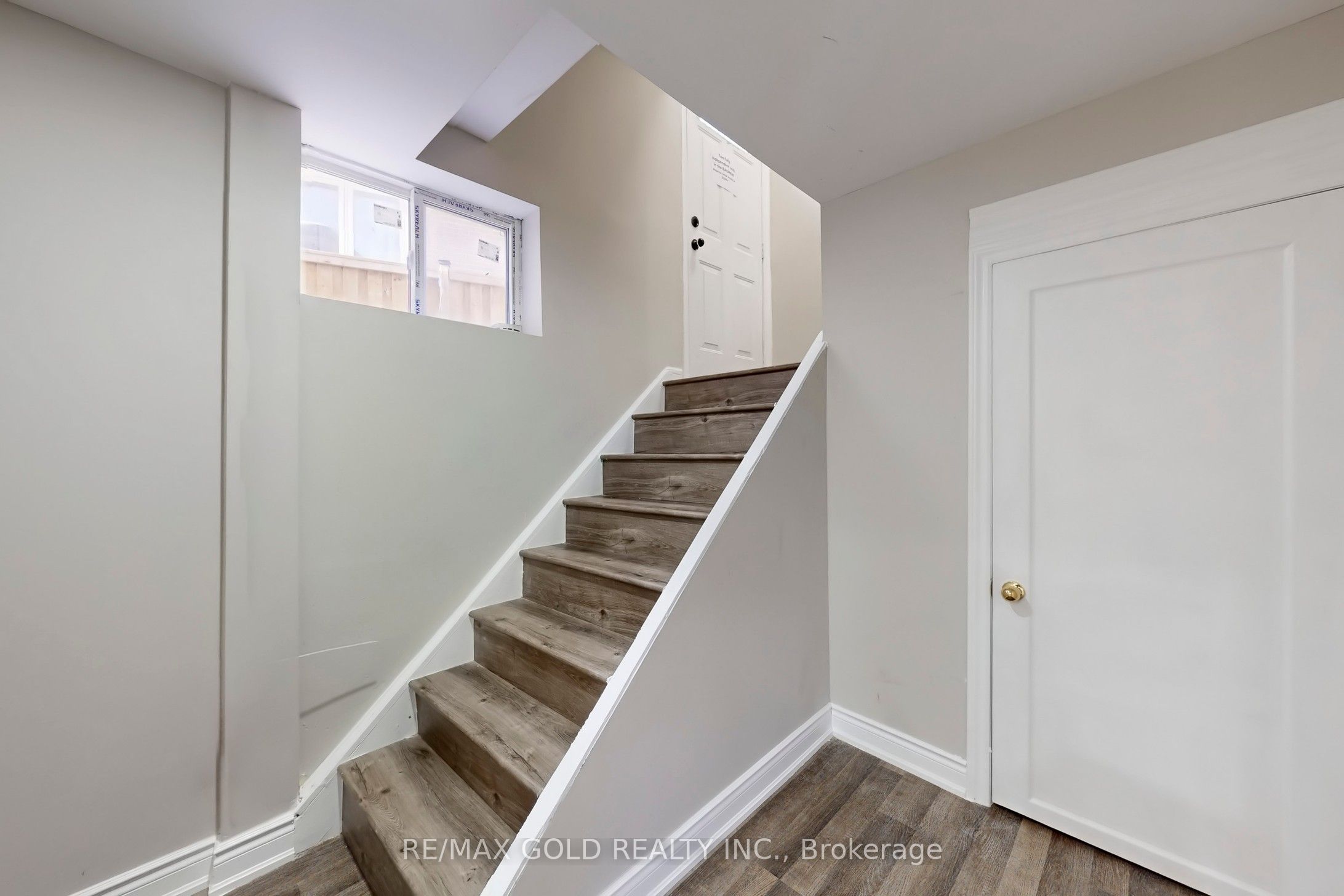 189 Kingsview Boulevard Property Photo 39