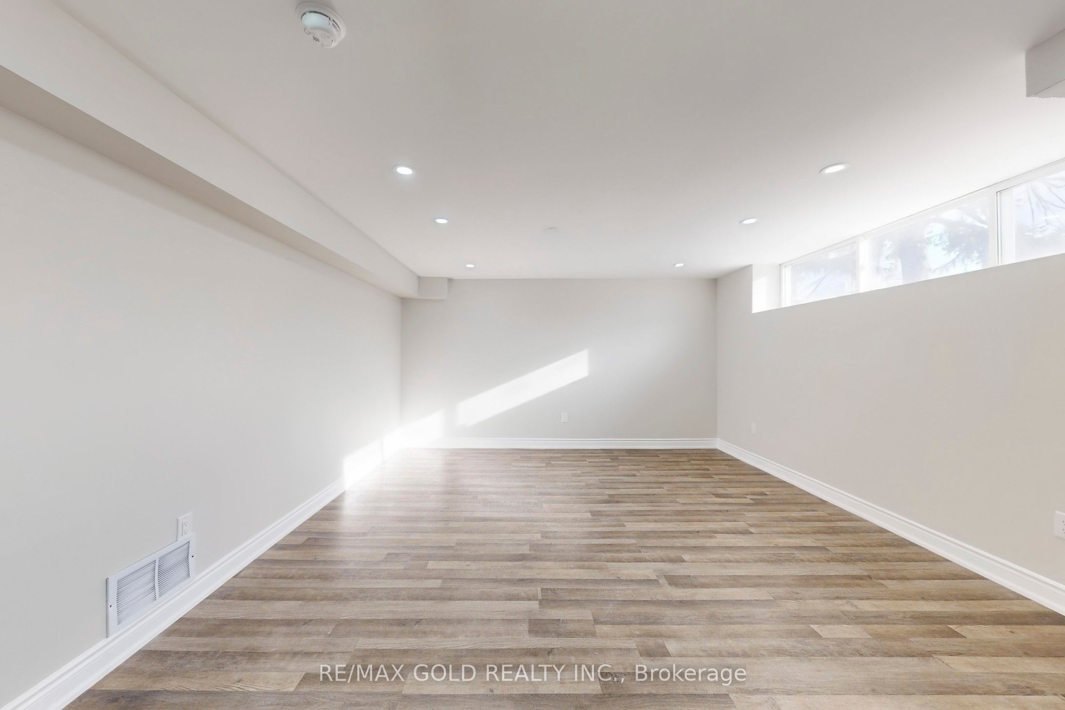 189 Kingsview Boulevard Property Photo 43
