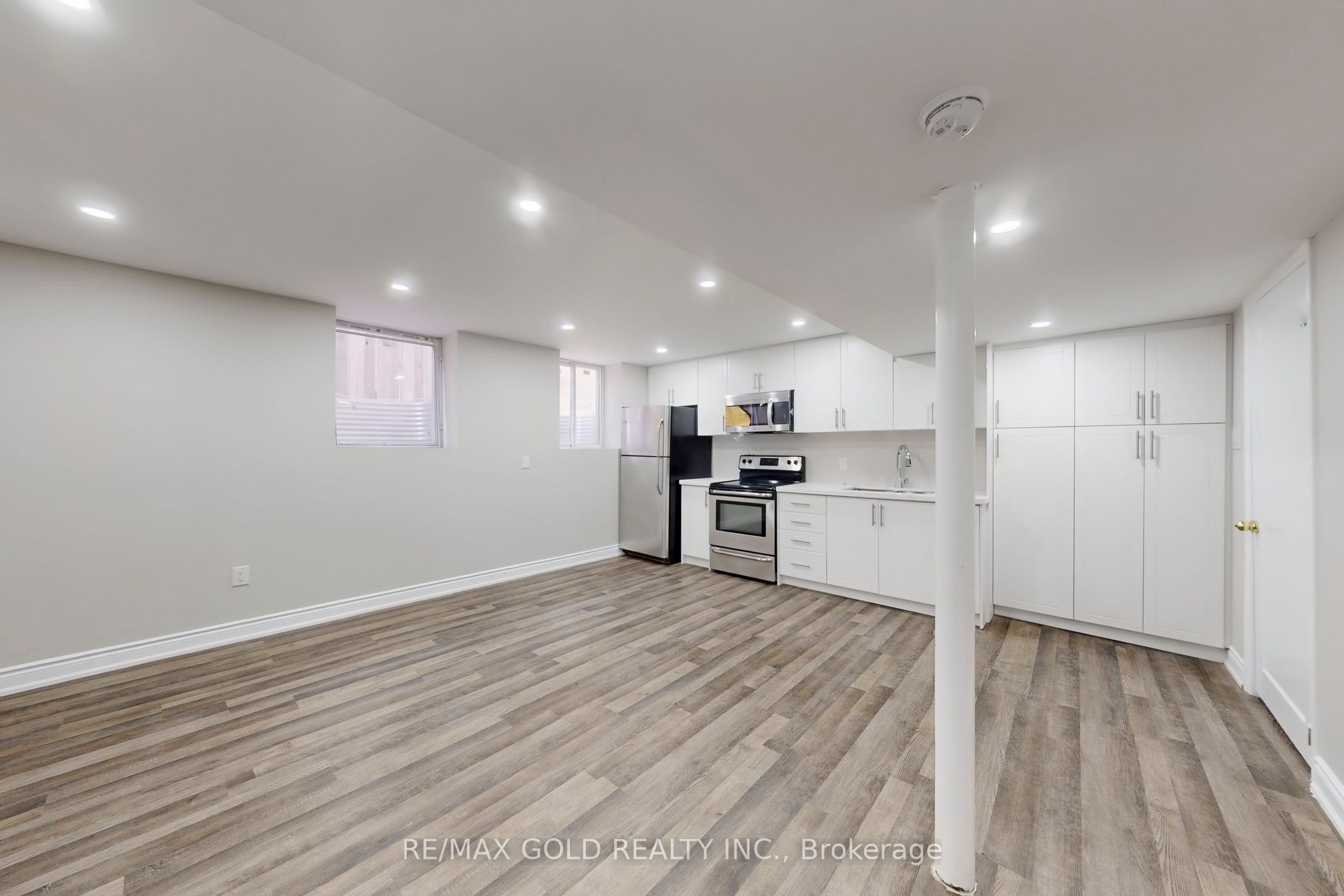 189 Kingsview Boulevard Property Photo 45