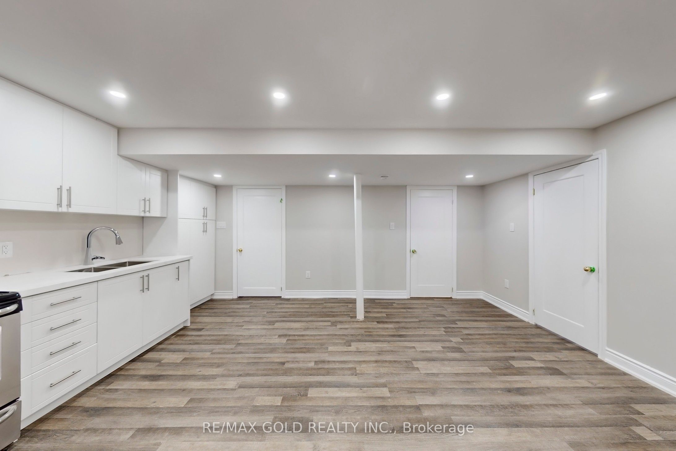 189 Kingsview Boulevard Property Photo 47