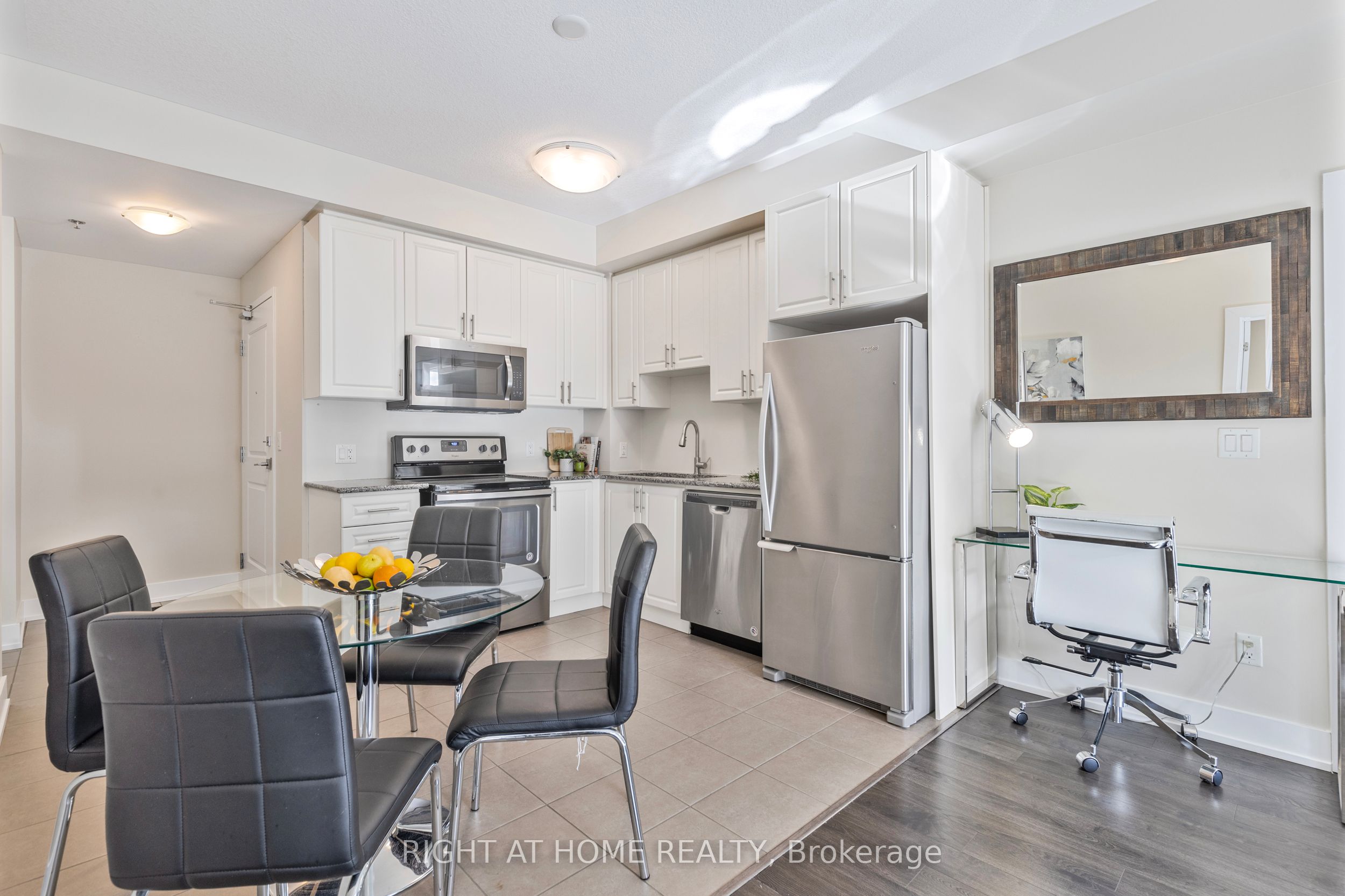 2486 Old Bronte Road 423 Property Photo 3