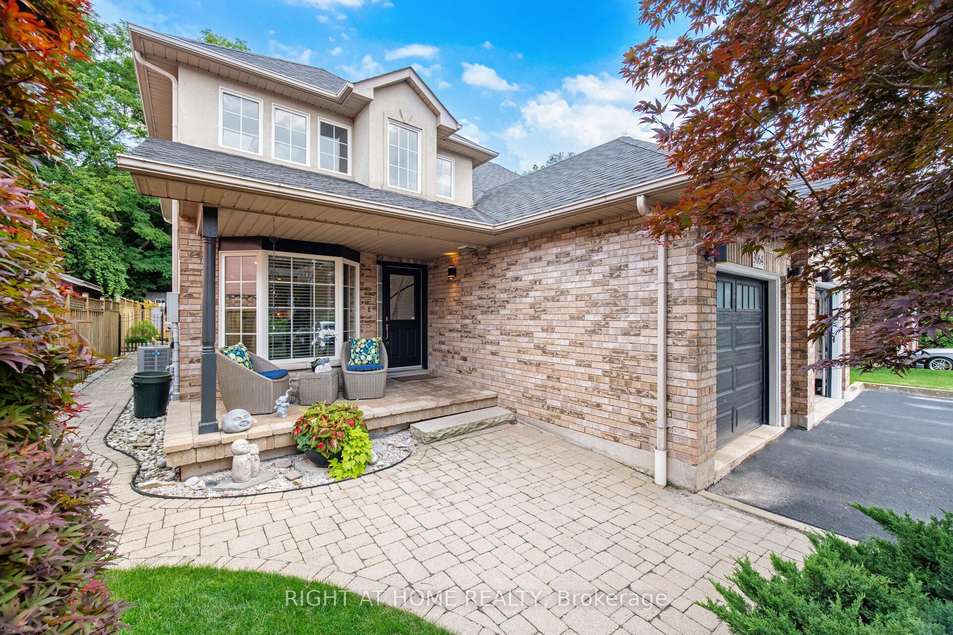 3064 Lakeshore Road W Property Photo 1