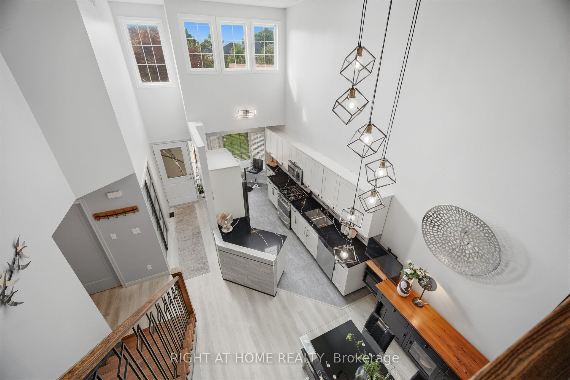 3064 Lakeshore Road W Property Photo 10