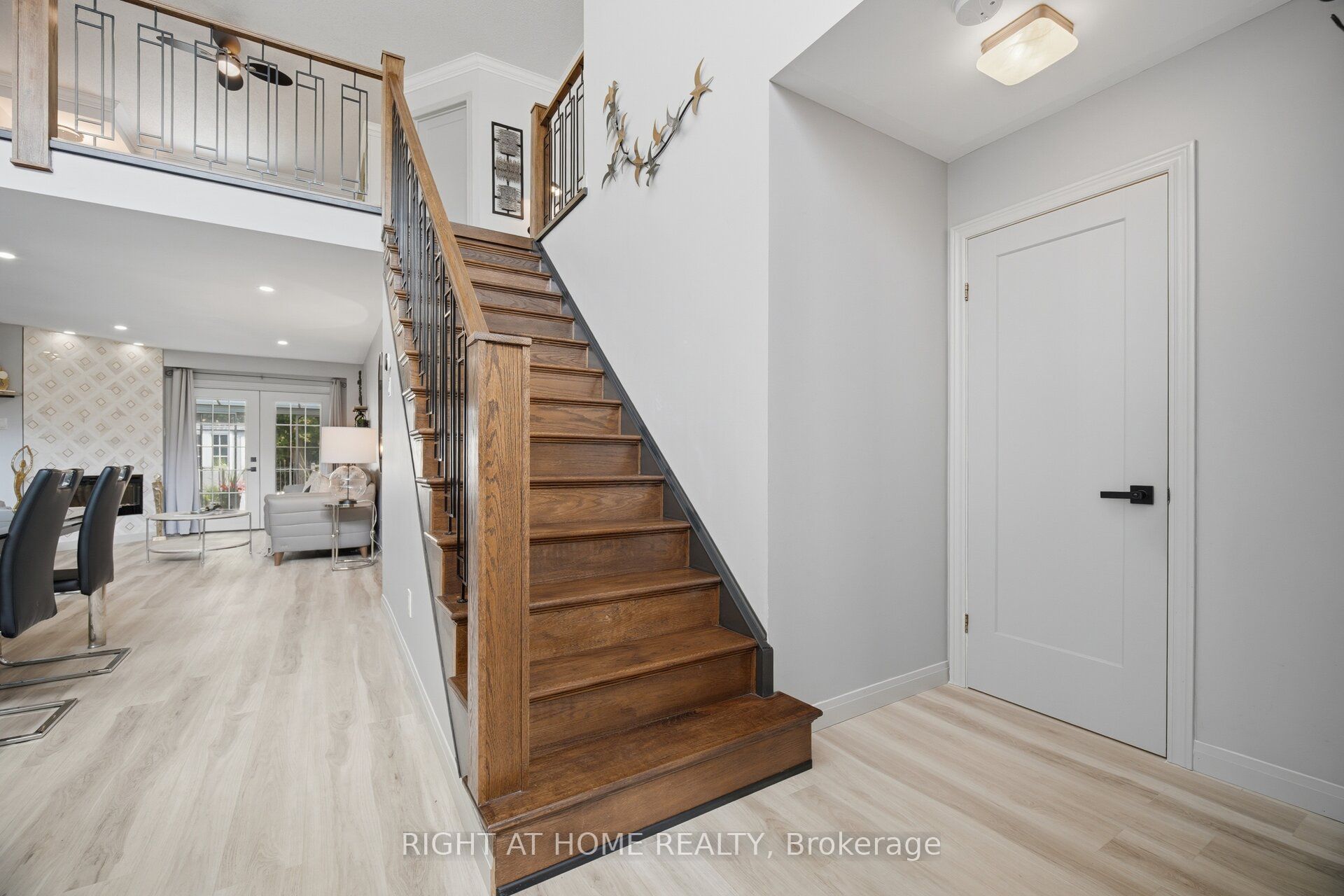 3064 Lakeshore Road W Property Photo 21