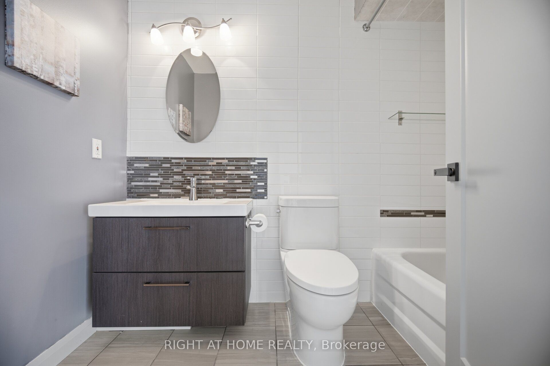 3064 Lakeshore Road W Property Photo 30