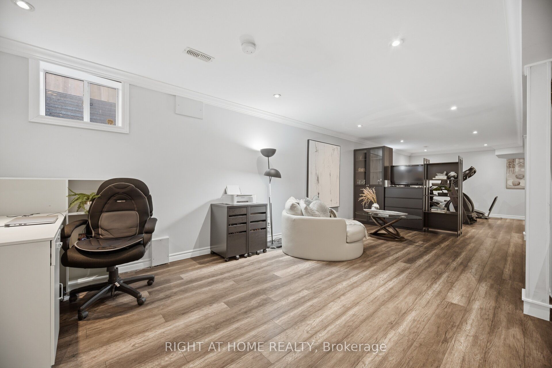 3064 Lakeshore Road W Property Photo 33