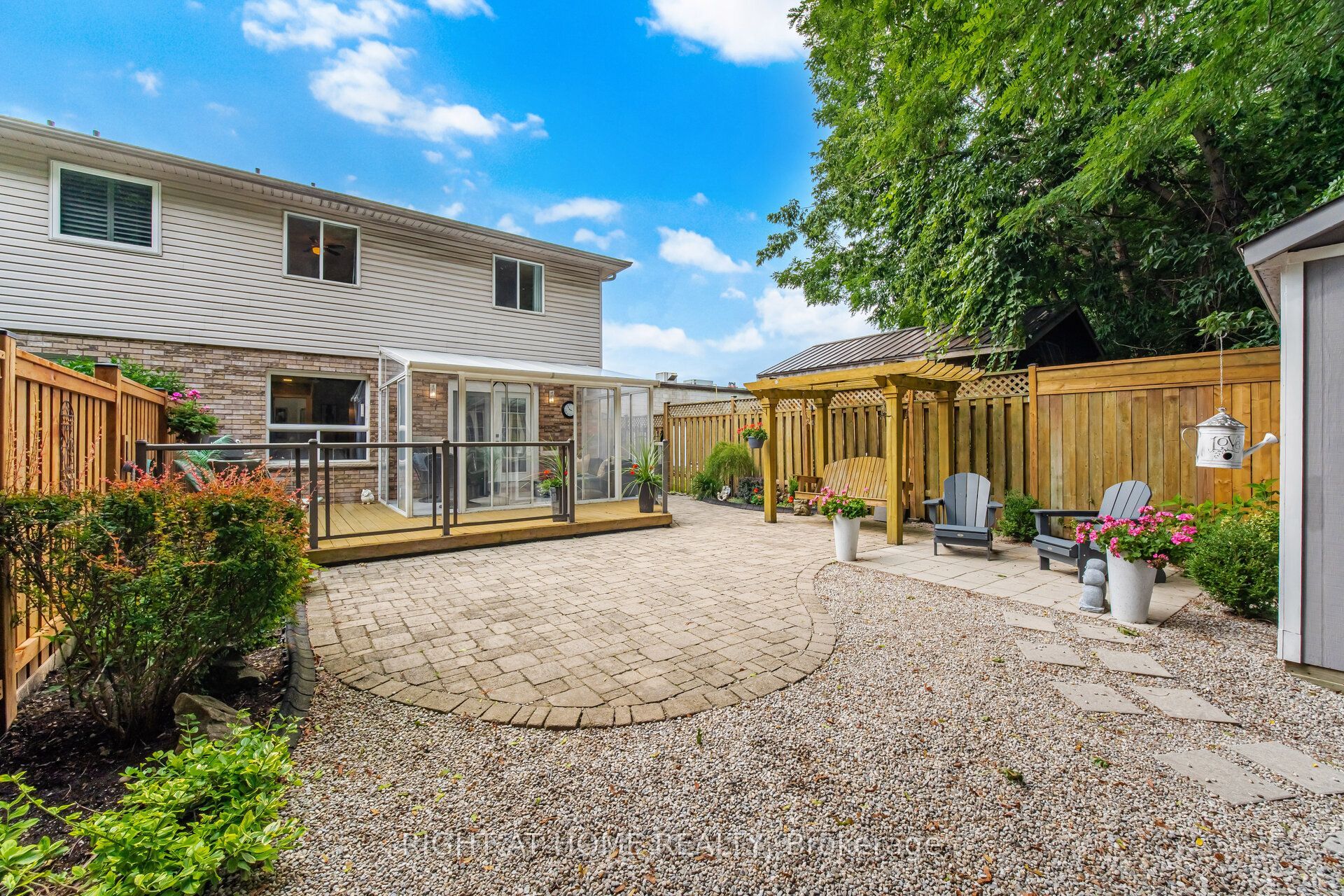 3064 Lakeshore Road W Property Photo 44
