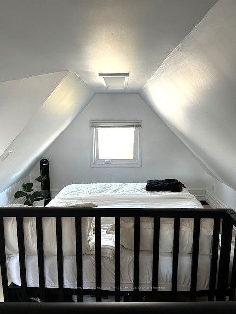 721 Gladstone Avenue 3 Property Photo 7
