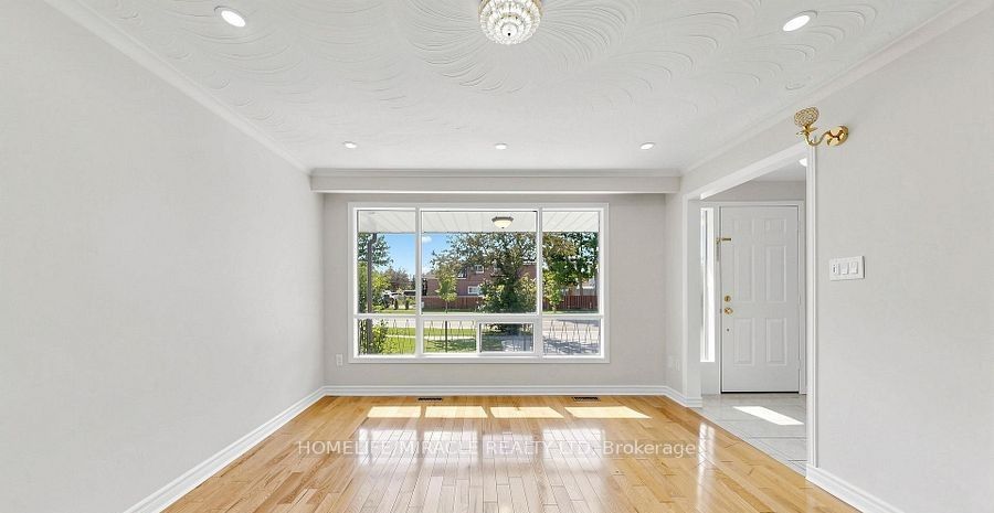 7444 Homeside Gardens Property Photo 5