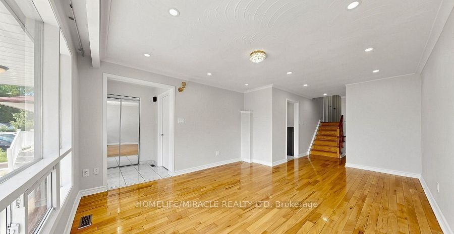 7444 Homeside Gardens Property Photo 6