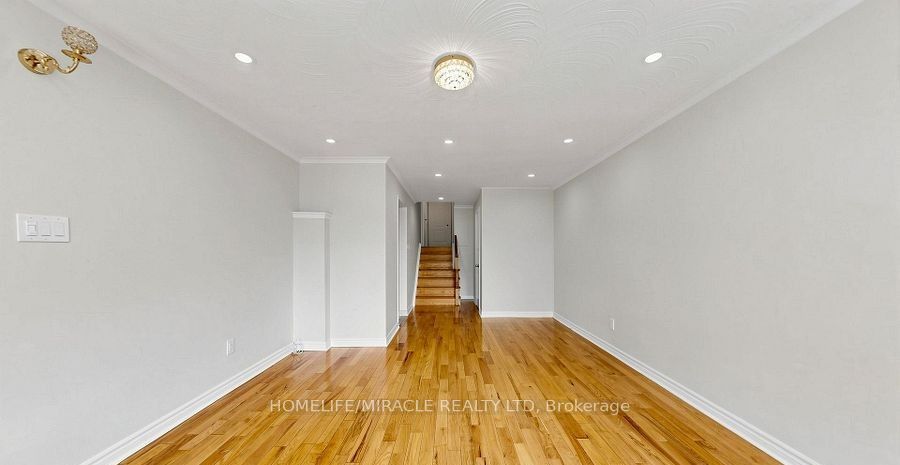 7444 Homeside Gardens Property Photo 7
