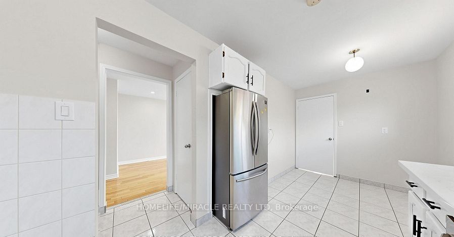 7444 Homeside Gardens Property Photo 9