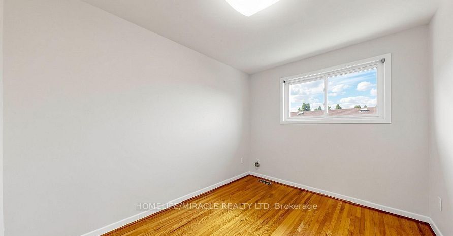 7444 Homeside Gardens Property Photo 14
