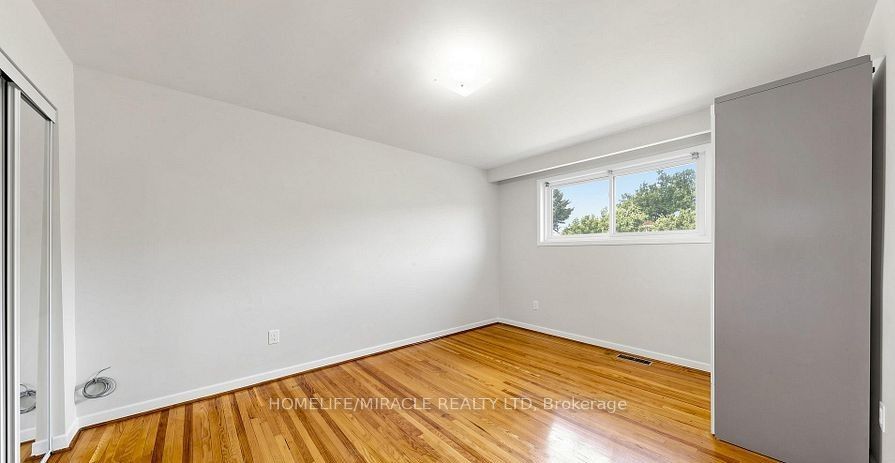 7444 Homeside Gardens Property Photo 16