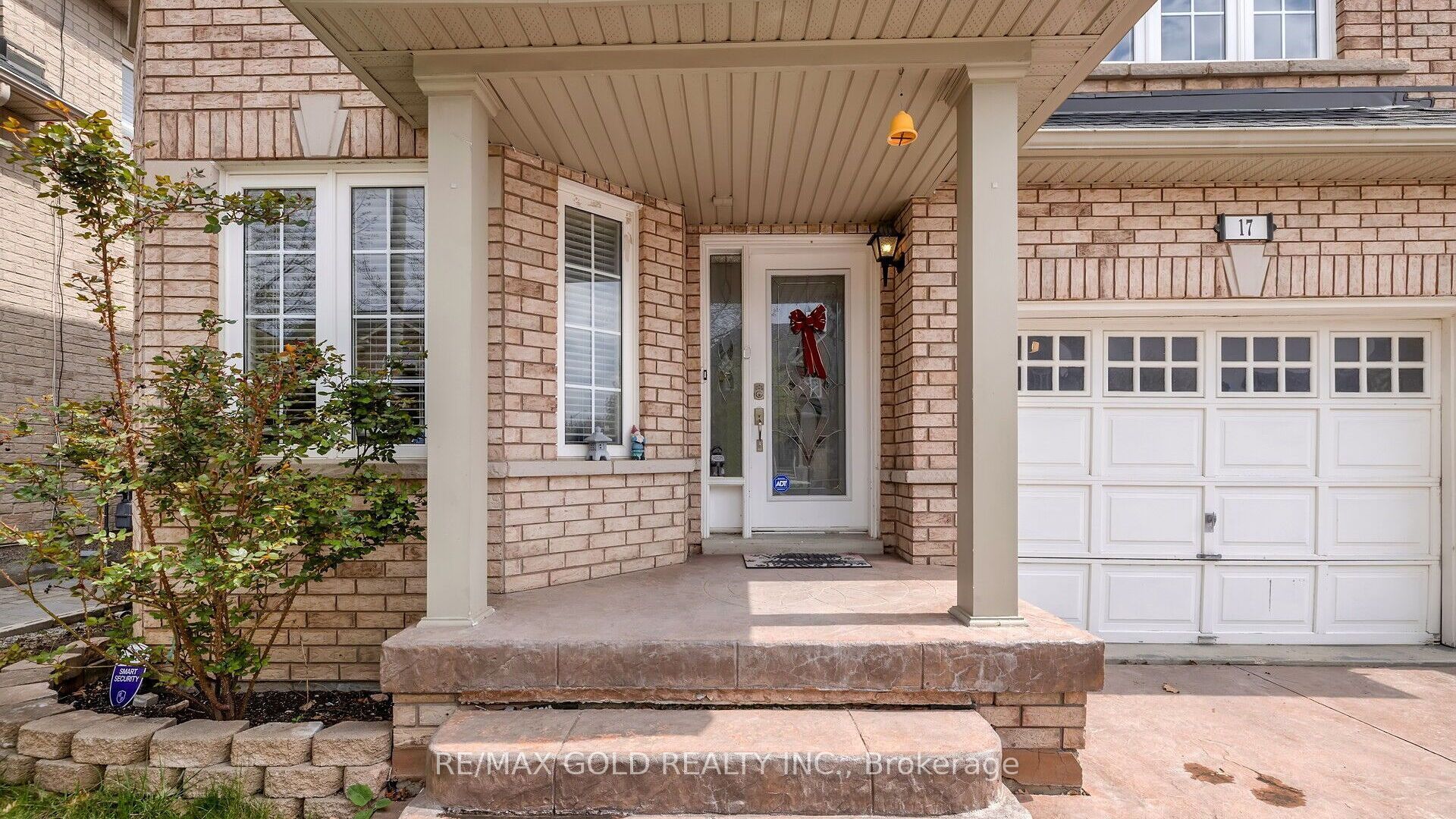 17 Echoridge Drive Property Photo 2