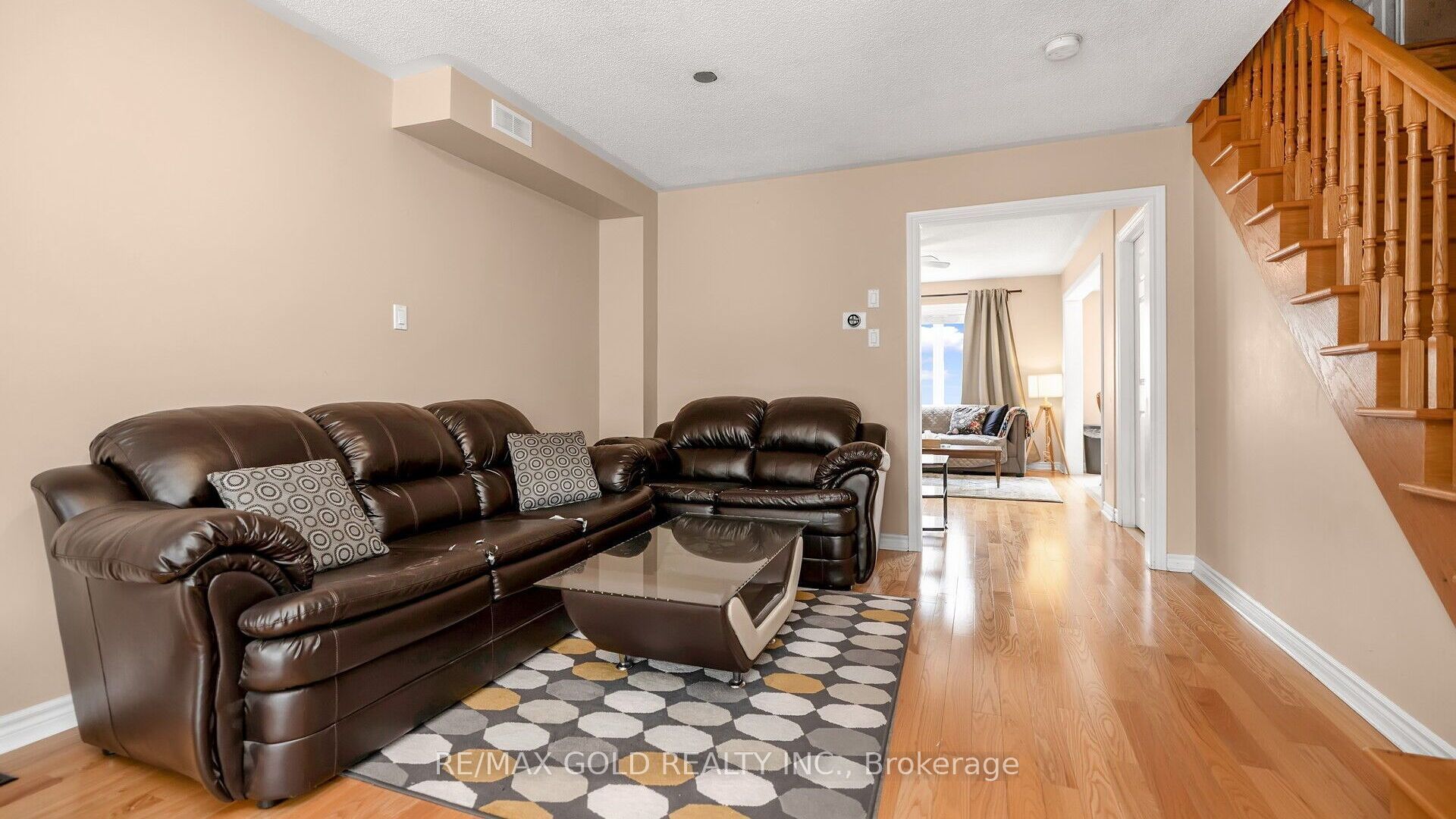 17 Echoridge Drive Property Photo 6
