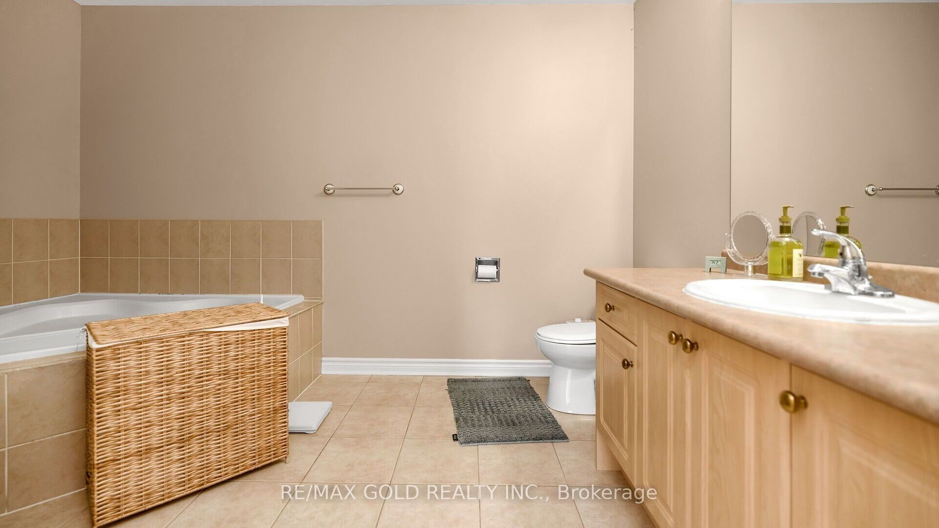 17 Echoridge Drive Property Photo 18