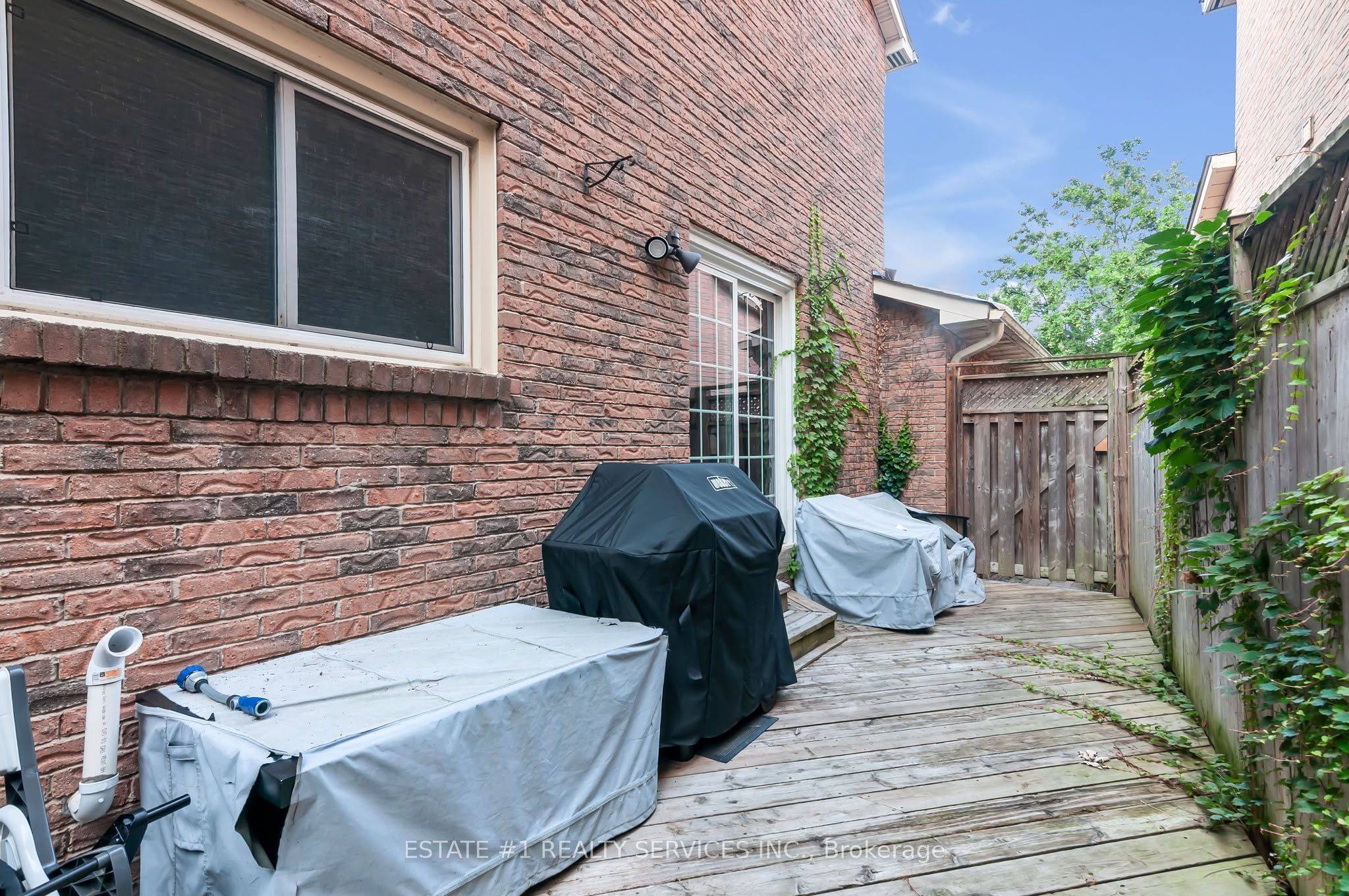 4212 Powderhorn Crescent Property Photo 5