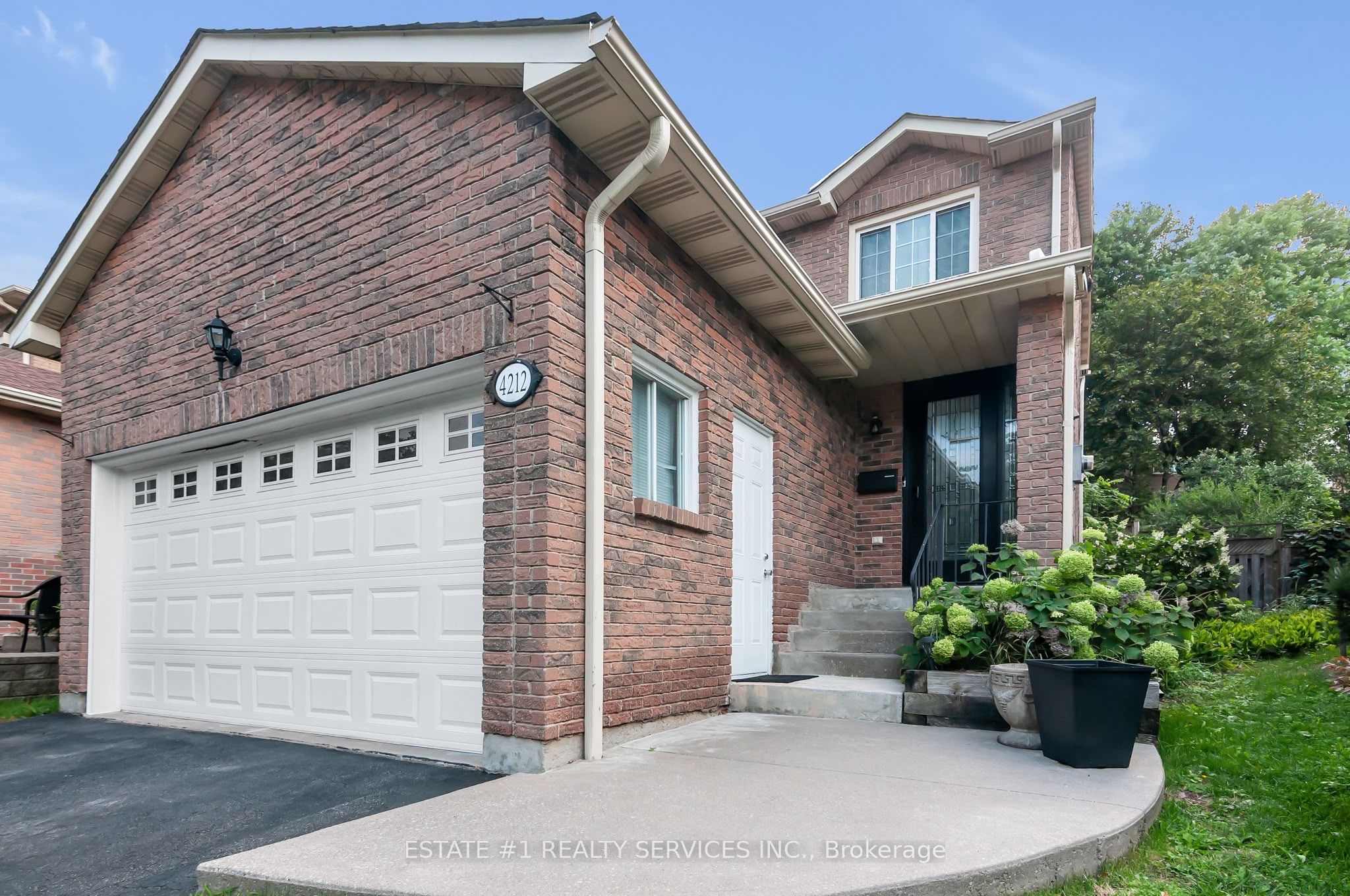 4212 Powderhorn Crescent Property Photo 6