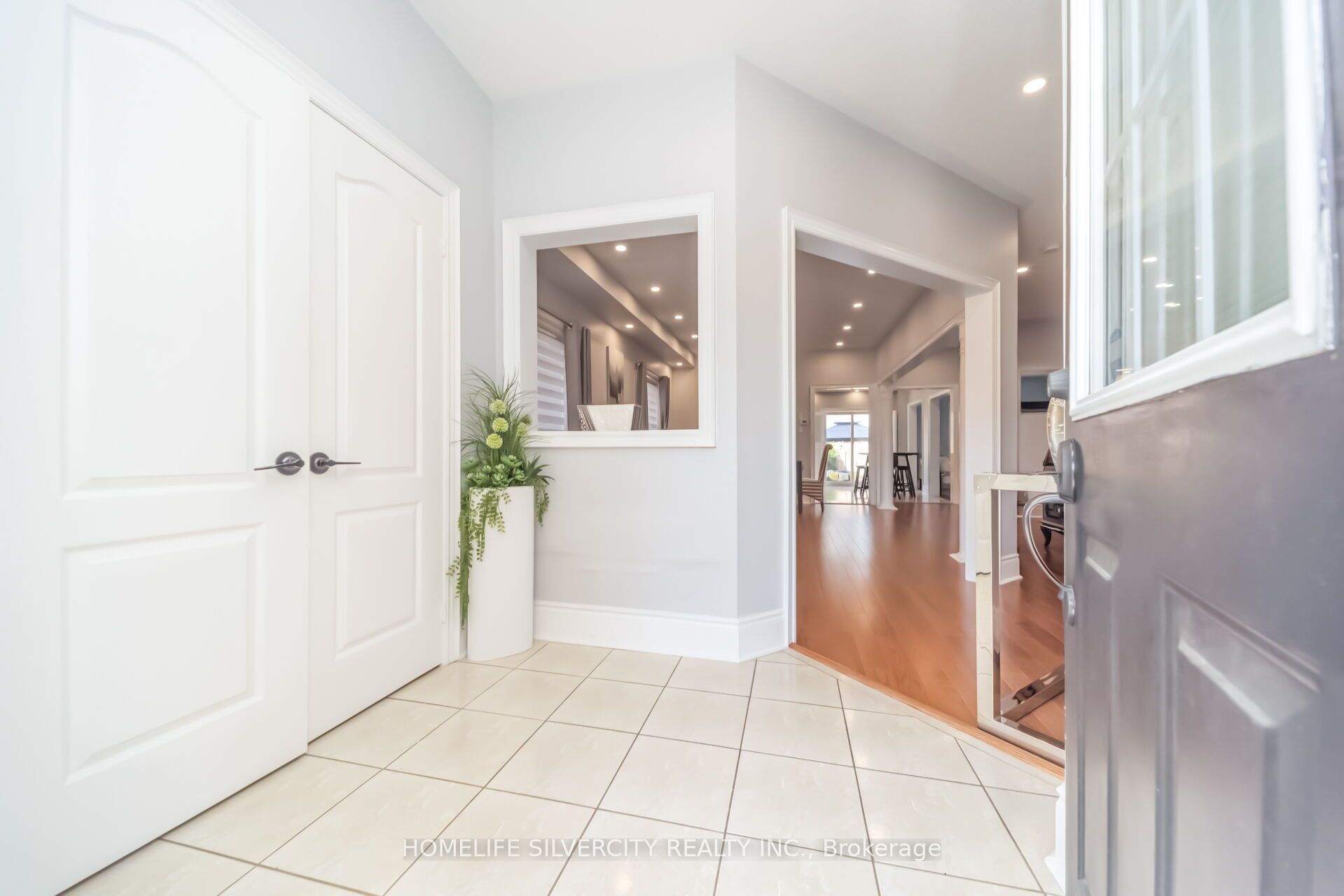 15 Newark Way Property Photo 6