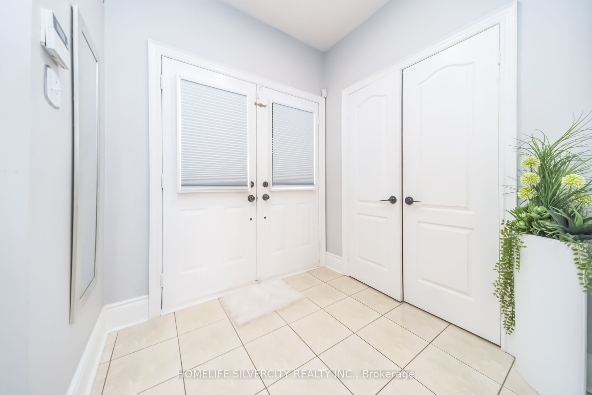 15 Newark Way Property Photo 7
