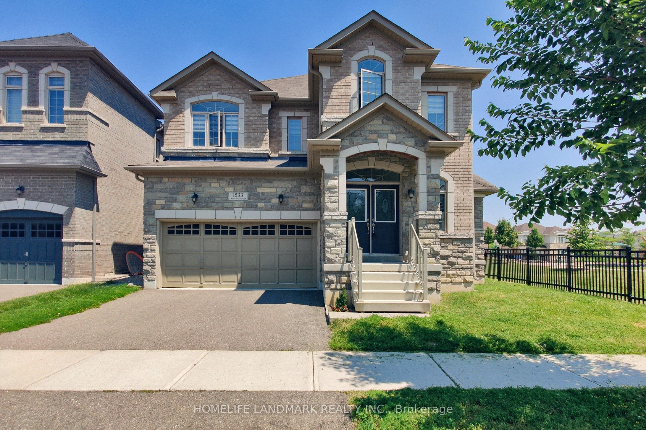 1533 Devine Point Property Photo 1