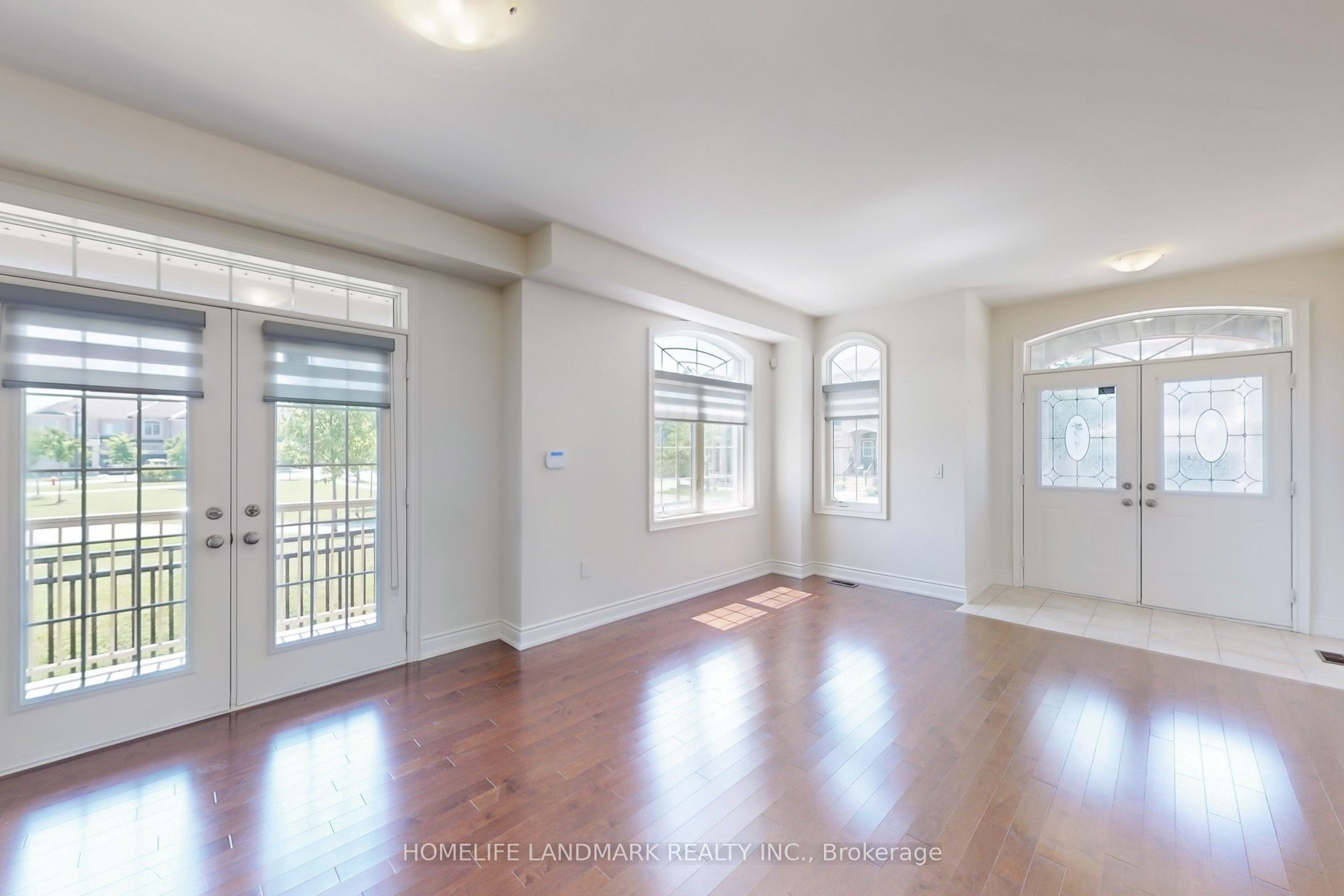 1533 Devine Point Property Photo 4
