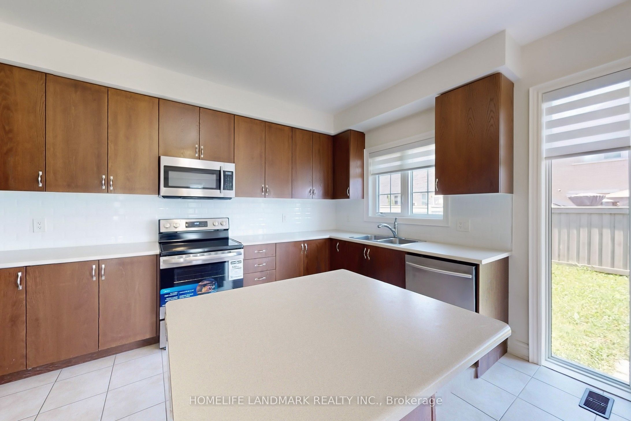 1533 Devine Point Property Photo 12