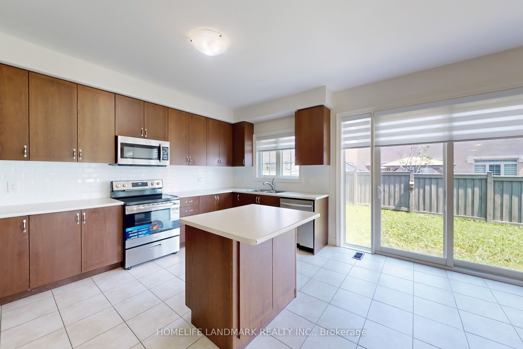 1533 Devine Point Property Photo 16