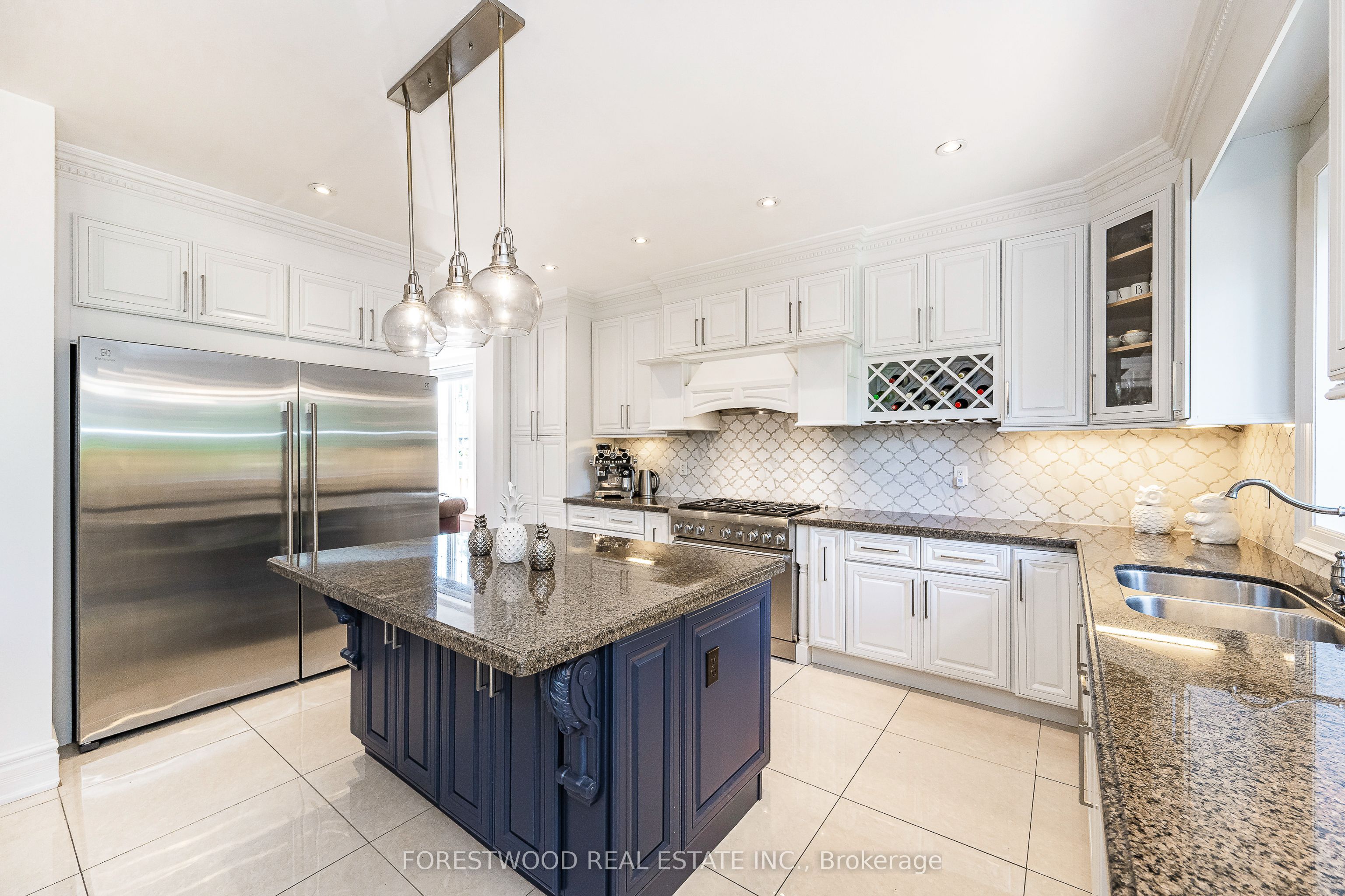 138 Winston Park Boulevard Property Photo 10