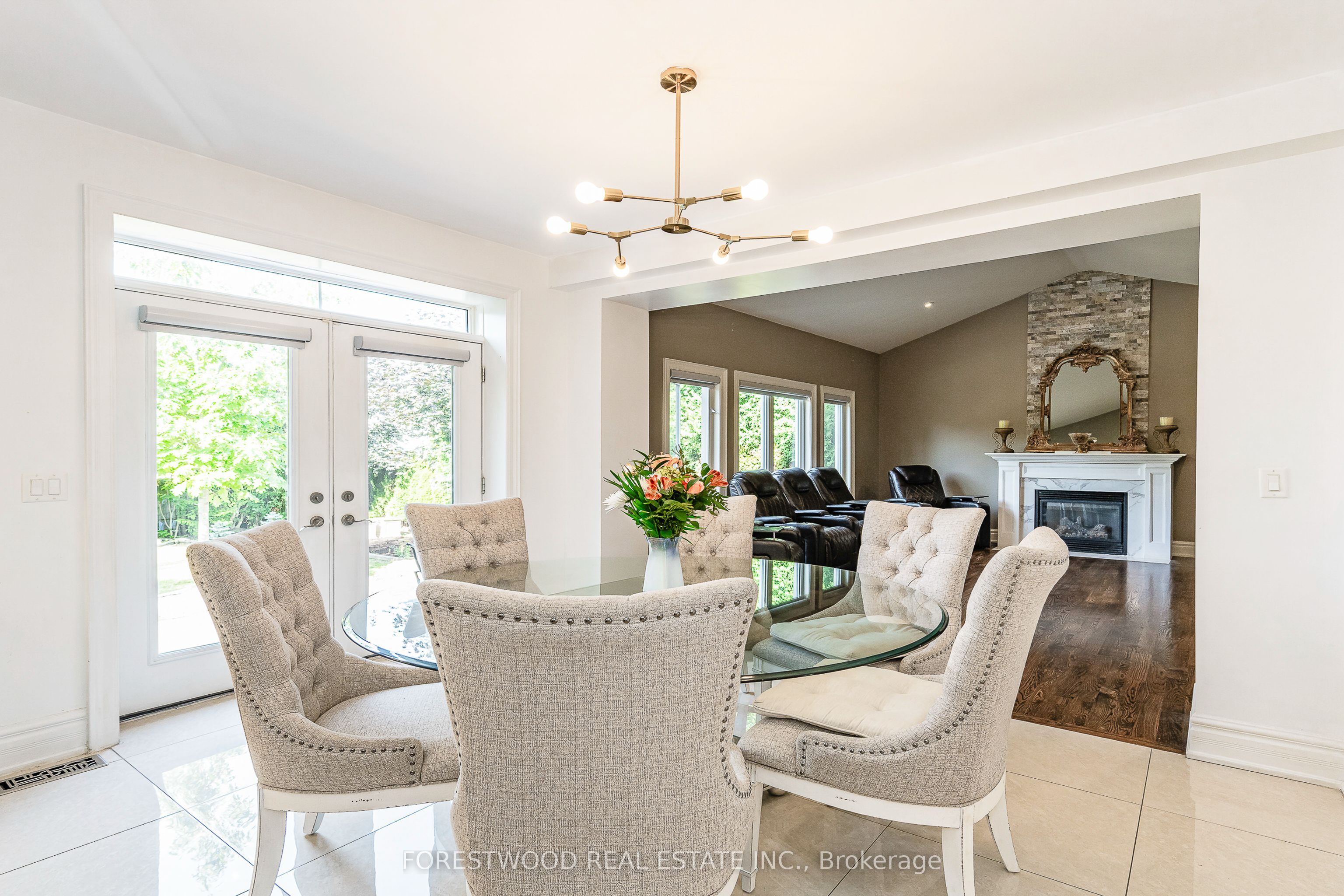 138 Winston Park Boulevard Property Photo 13