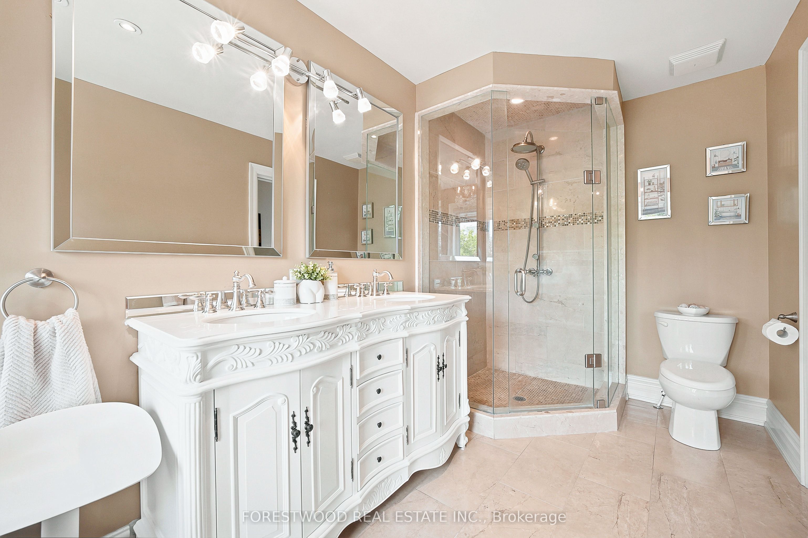 138 Winston Park Boulevard Property Photo 21