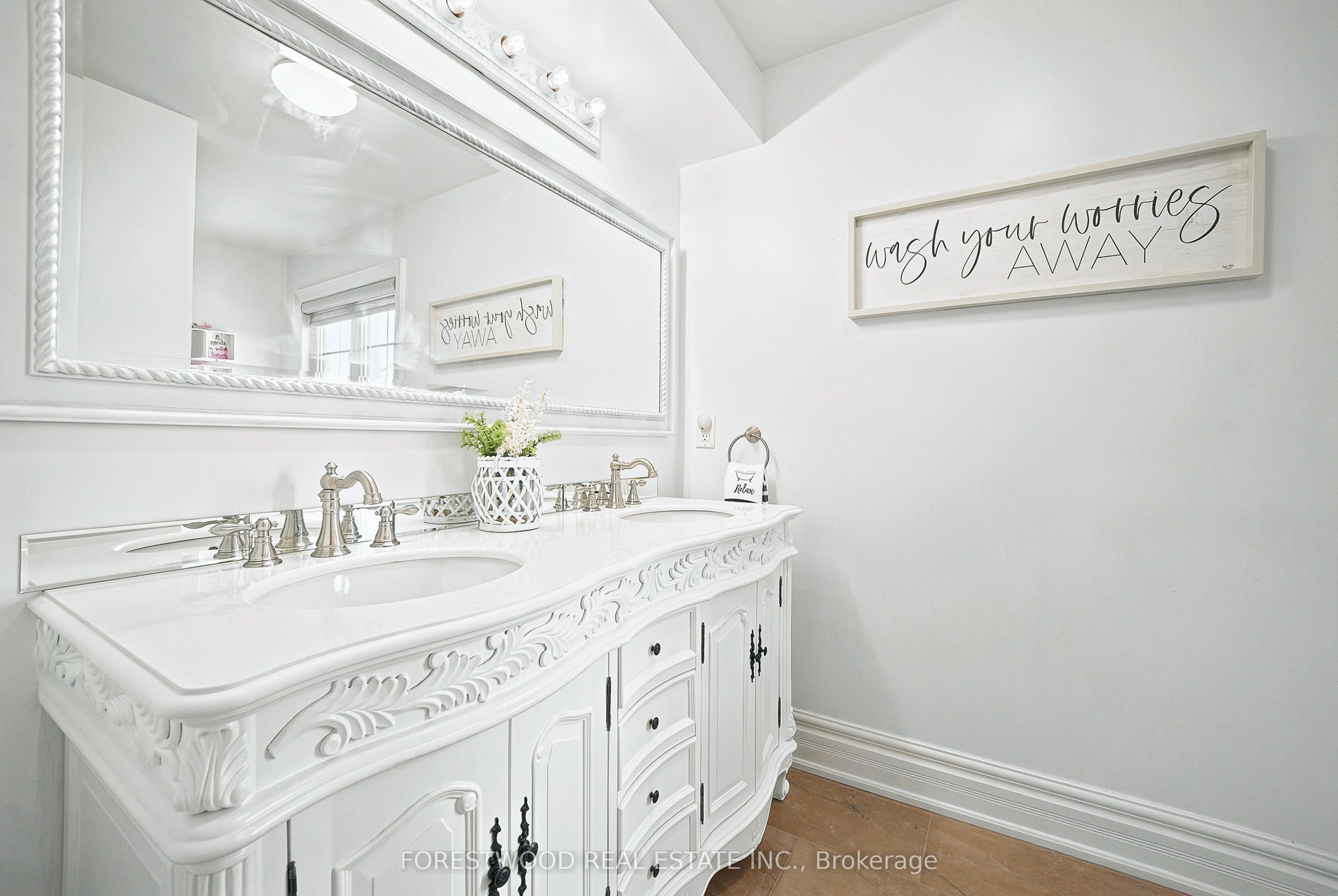 138 Winston Park Boulevard Property Photo 25
