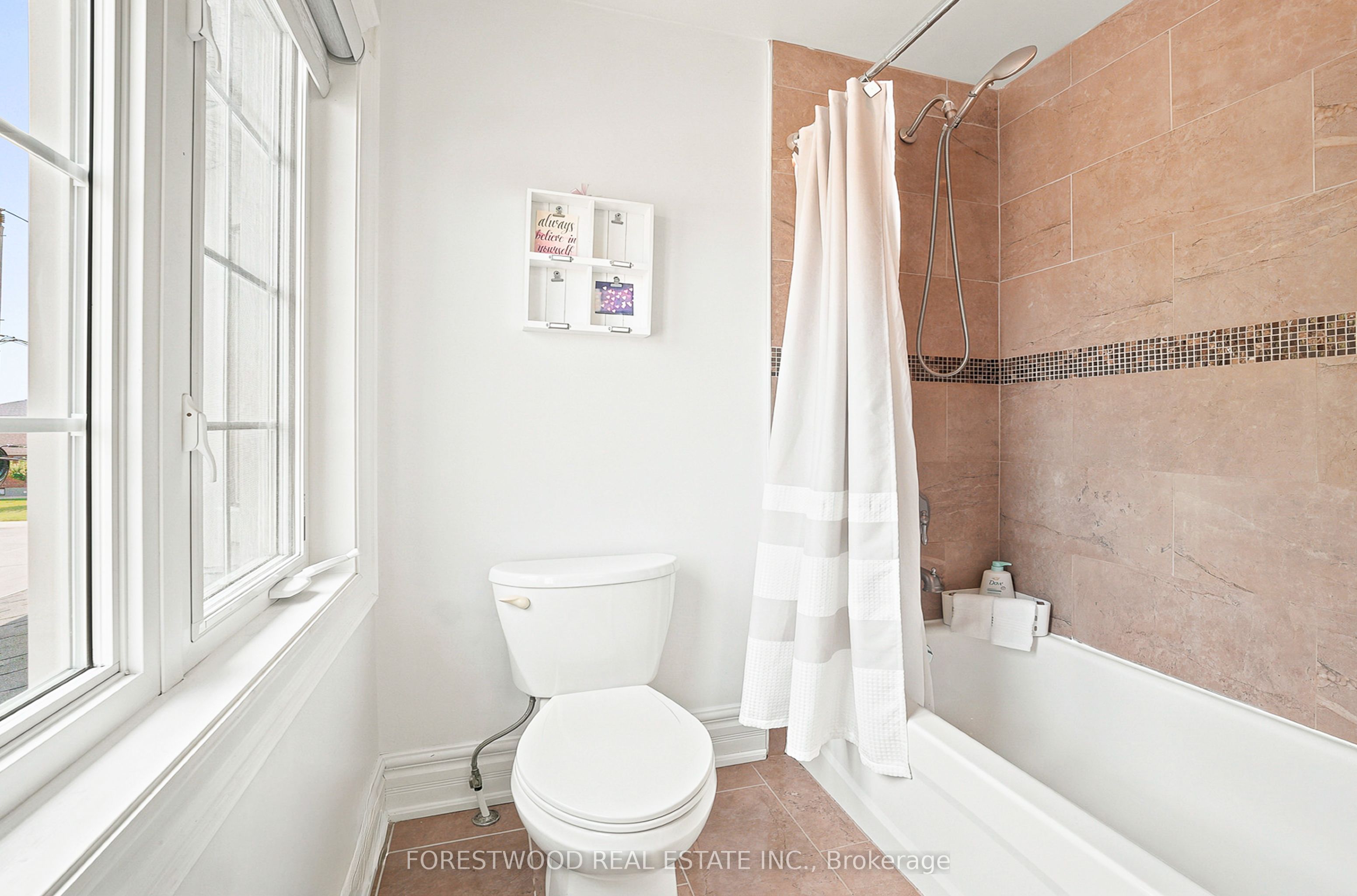 138 Winston Park Boulevard Property Photo 27