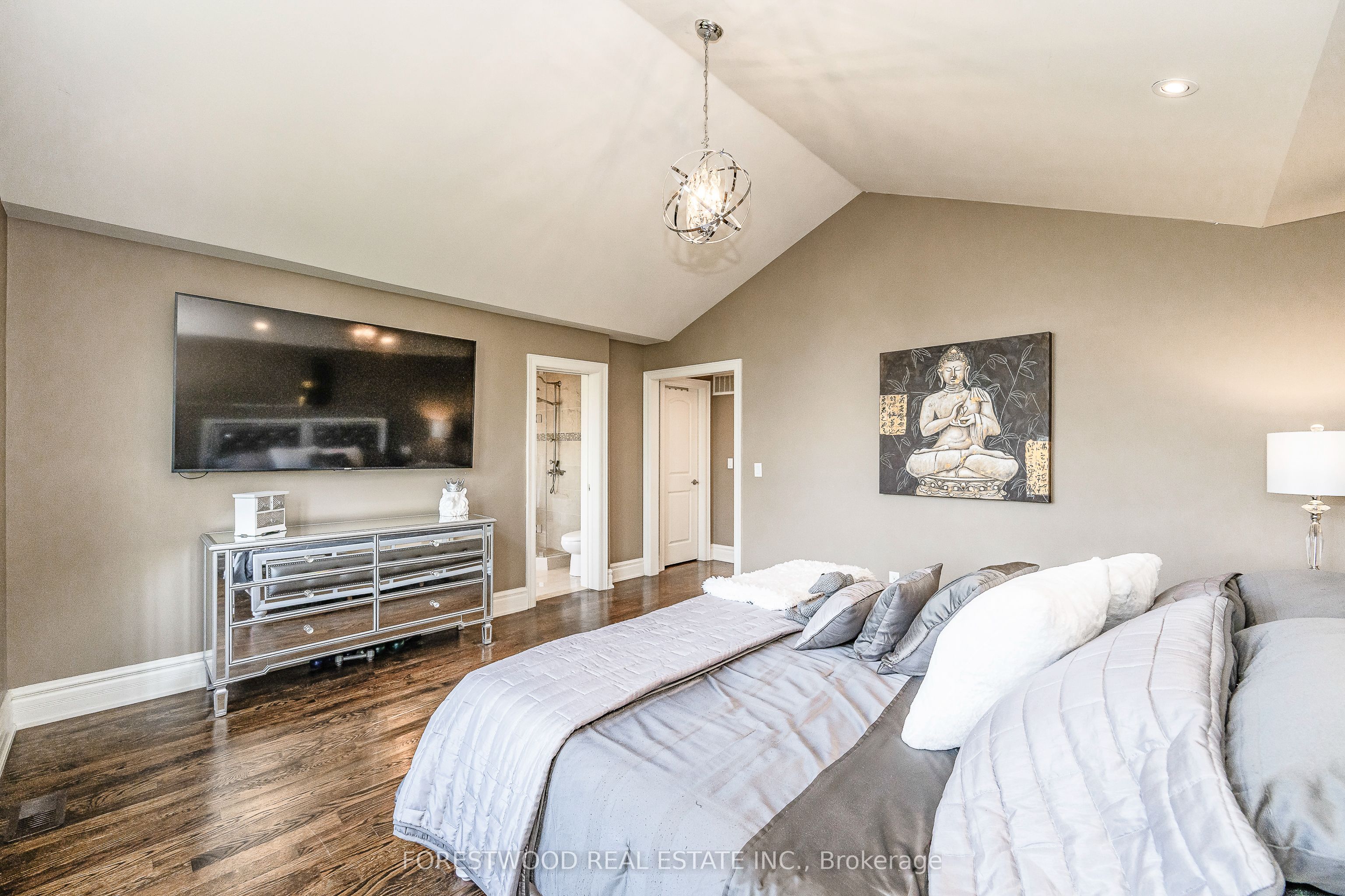 138 Winston Park Boulevard Property Photo 29