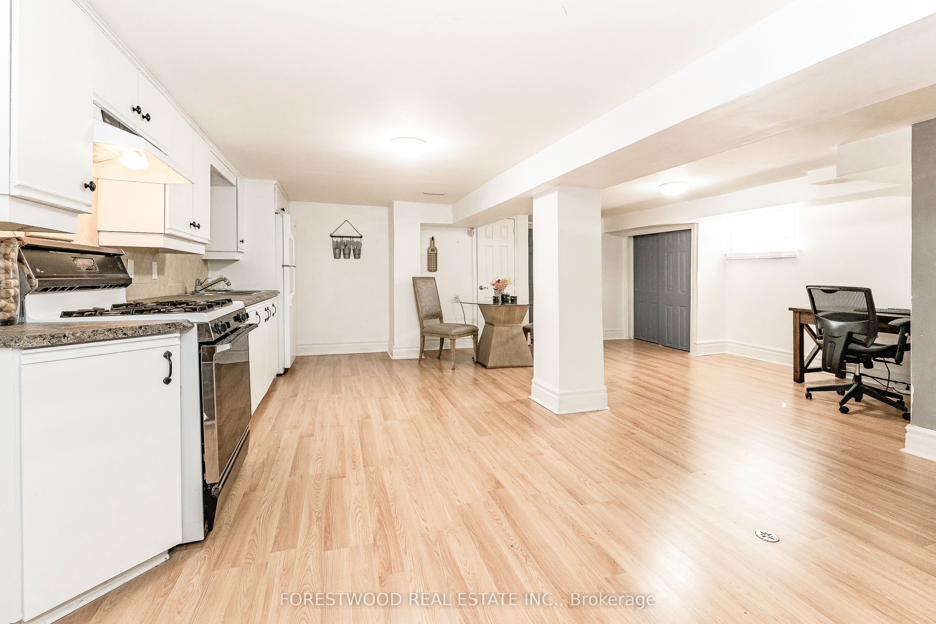 138 Winston Park Boulevard Property Photo 33