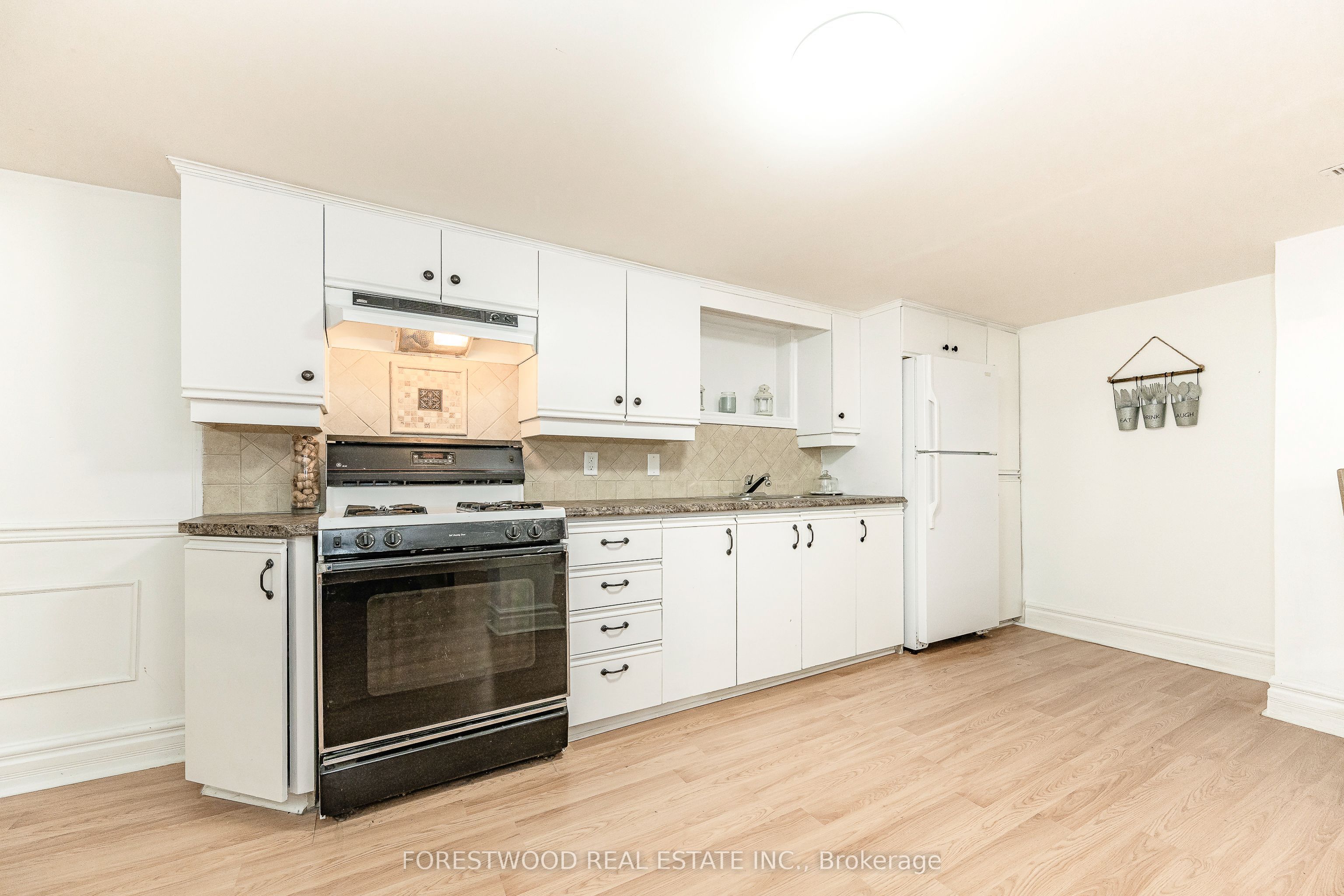 138 Winston Park Boulevard Property Photo 34