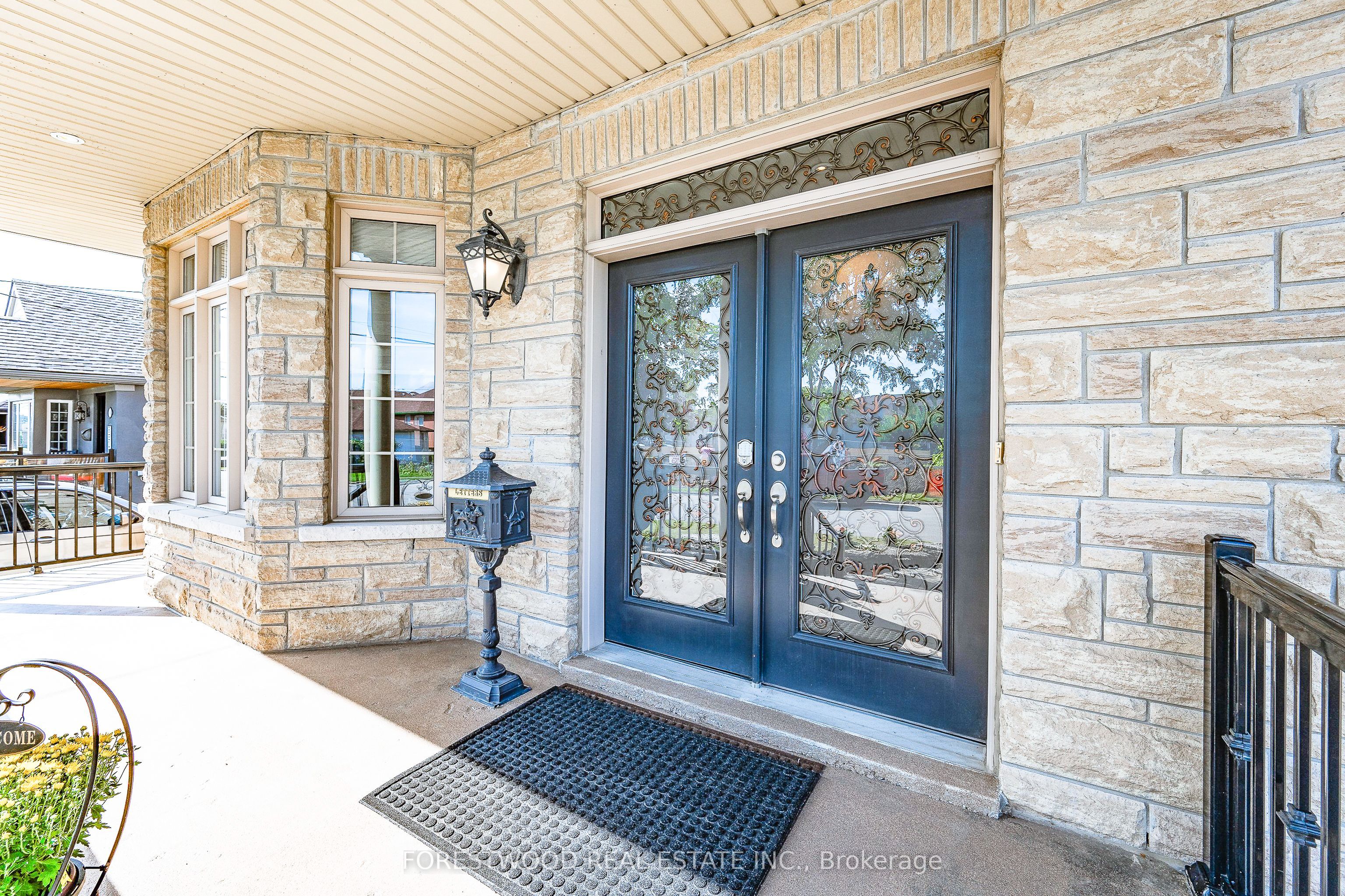 138 Winston Park Boulevard Property Photo 37