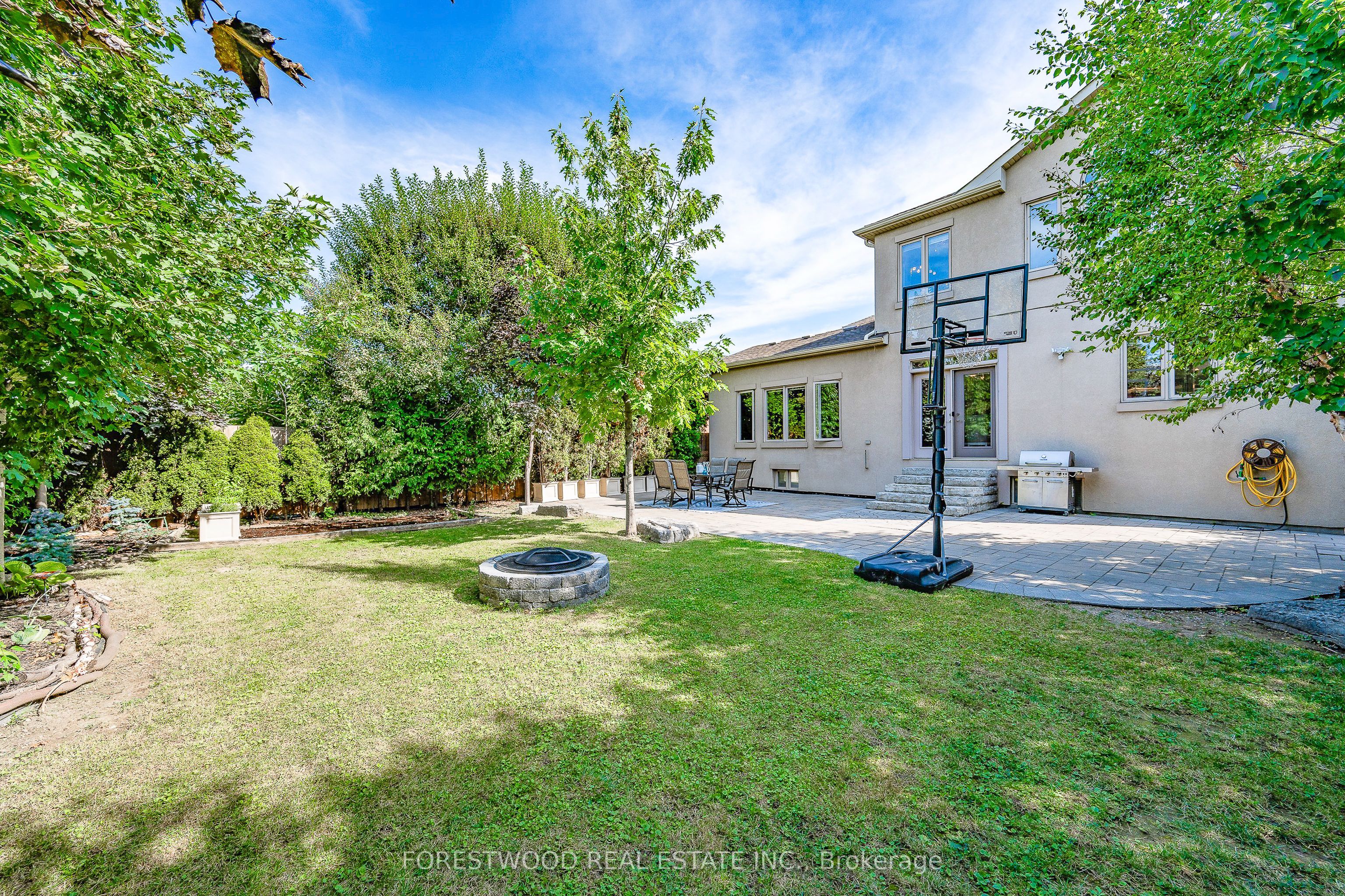 138 Winston Park Boulevard Property Photo 38
