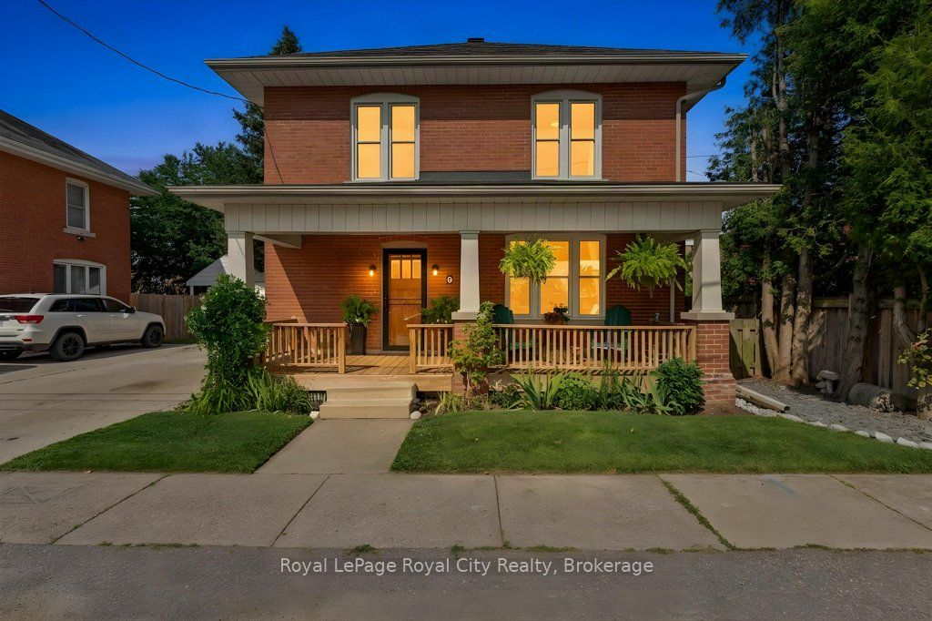 9 Wilbur Street N Property Photo 1
